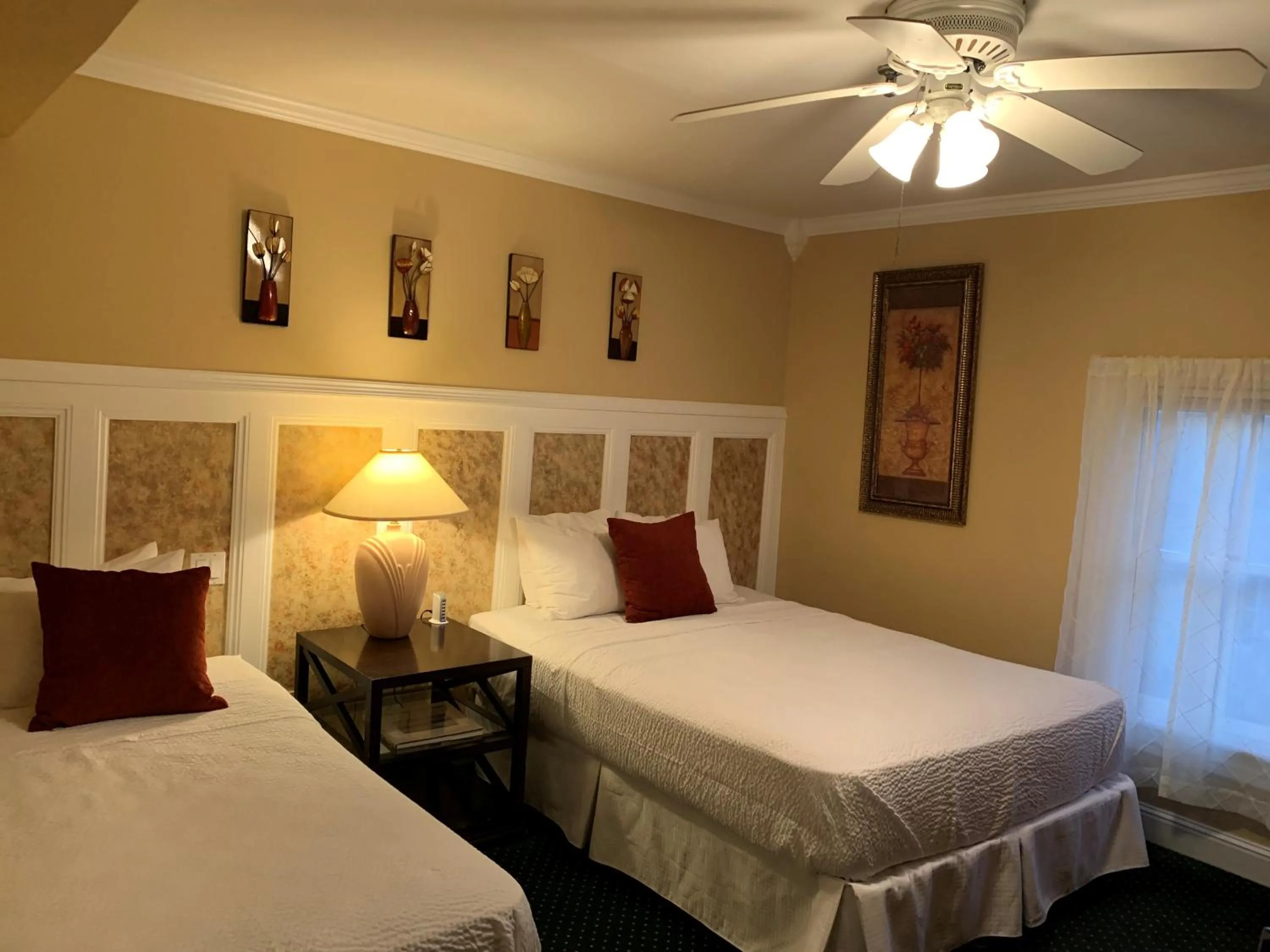 Bed in The Ocean Plaza Hotel