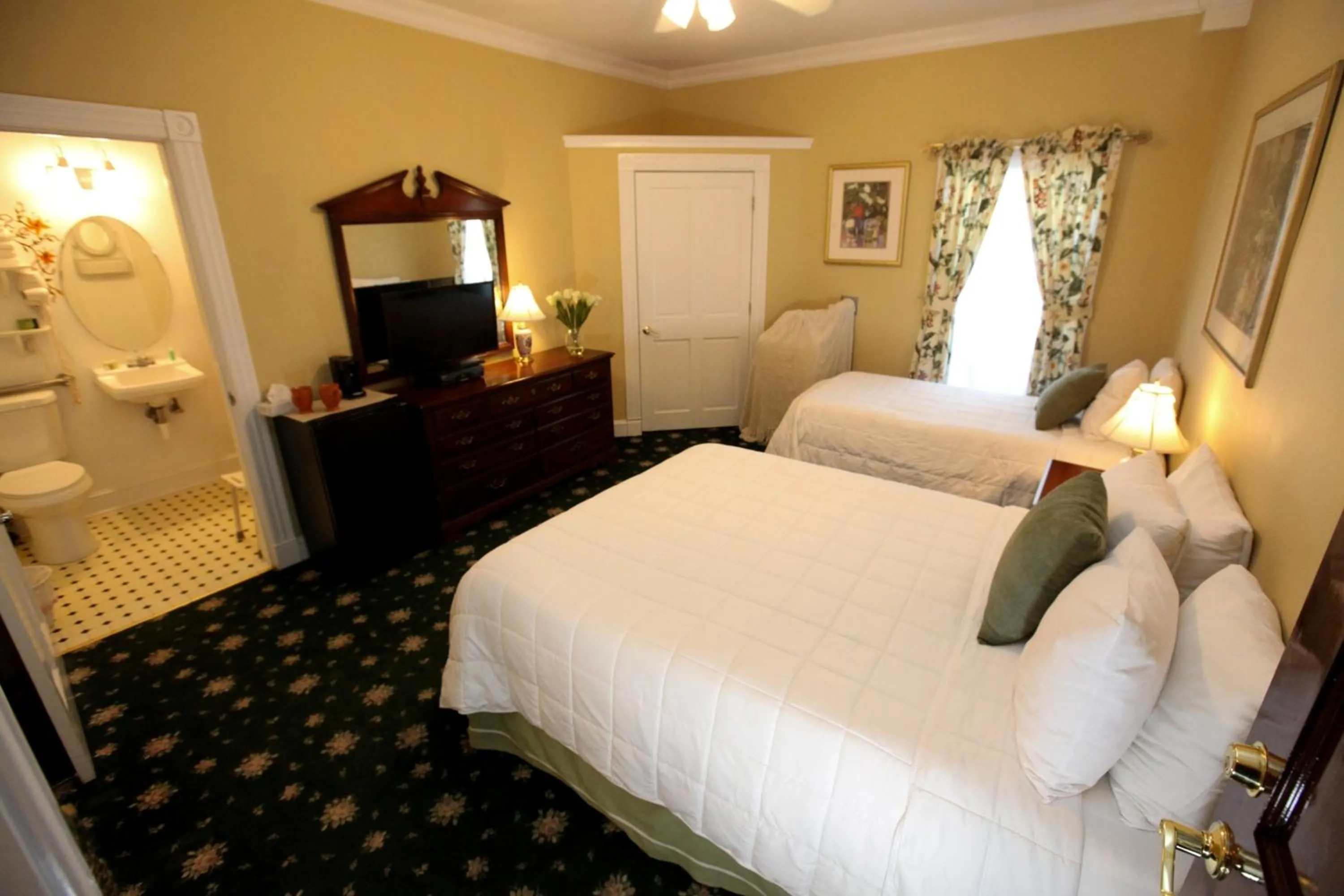 Bed in The Ocean Plaza Hotel
