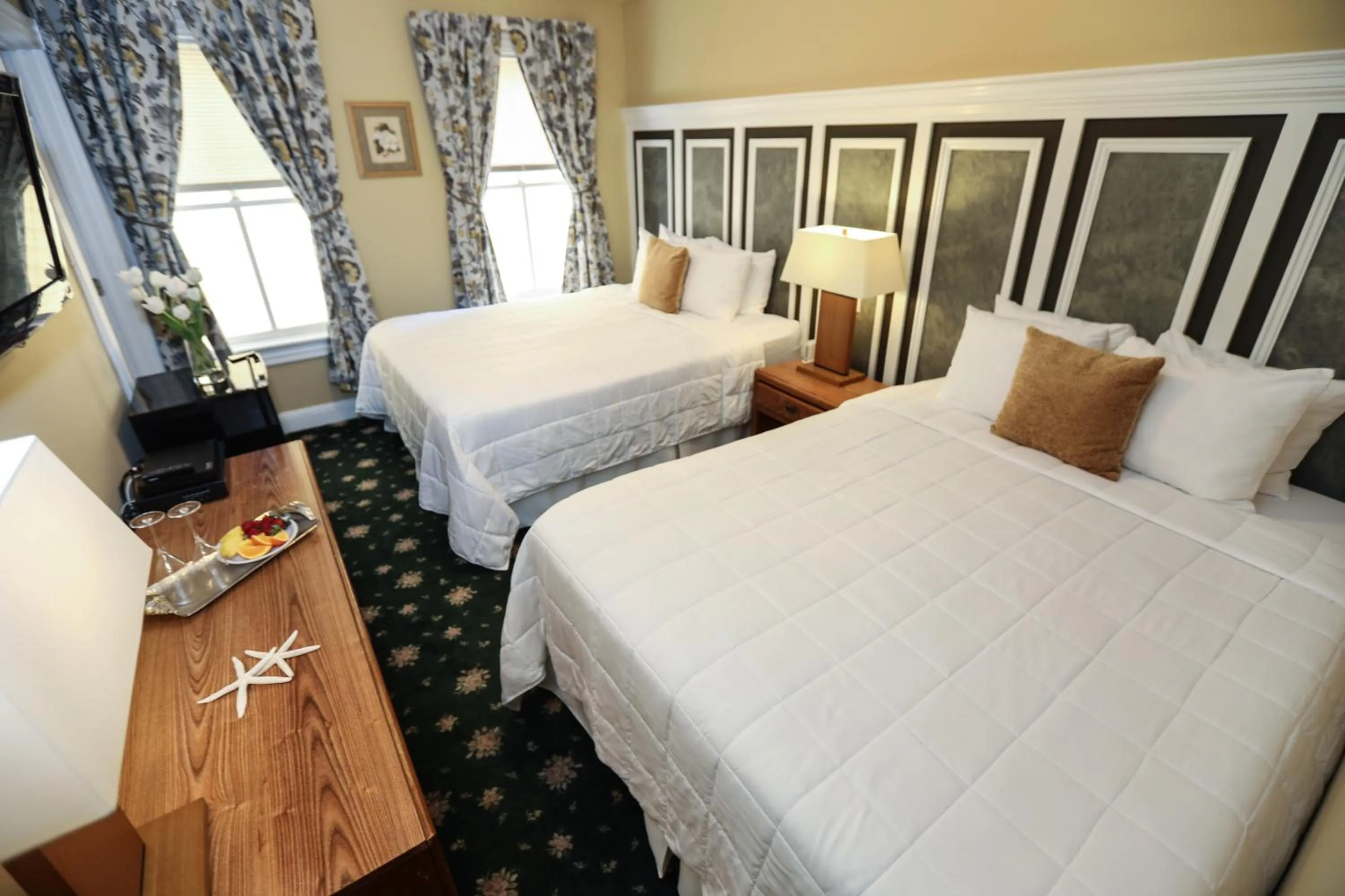 Bed in The Ocean Plaza Hotel
