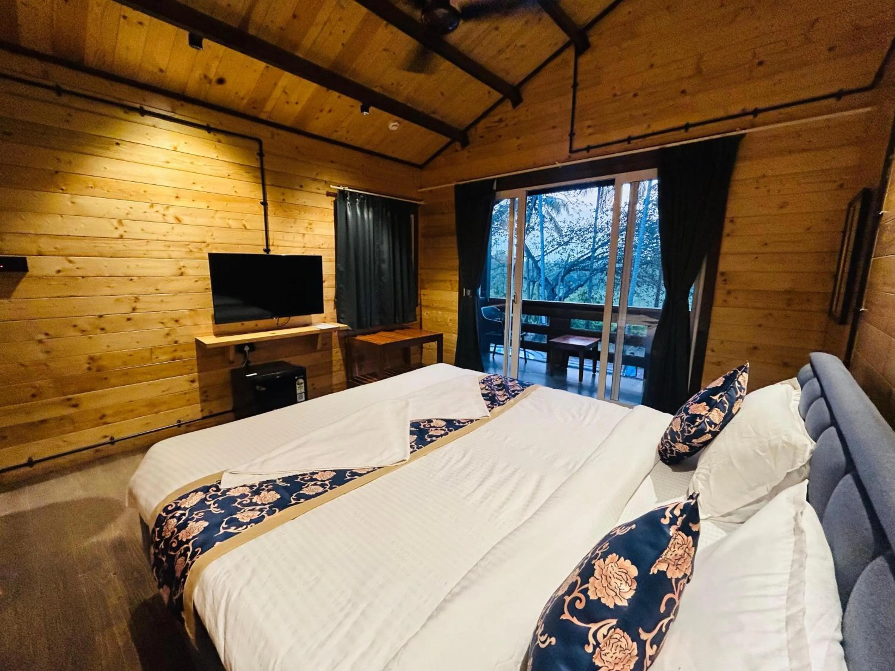 Bedroom, Bed in Seclude Eco Cottages