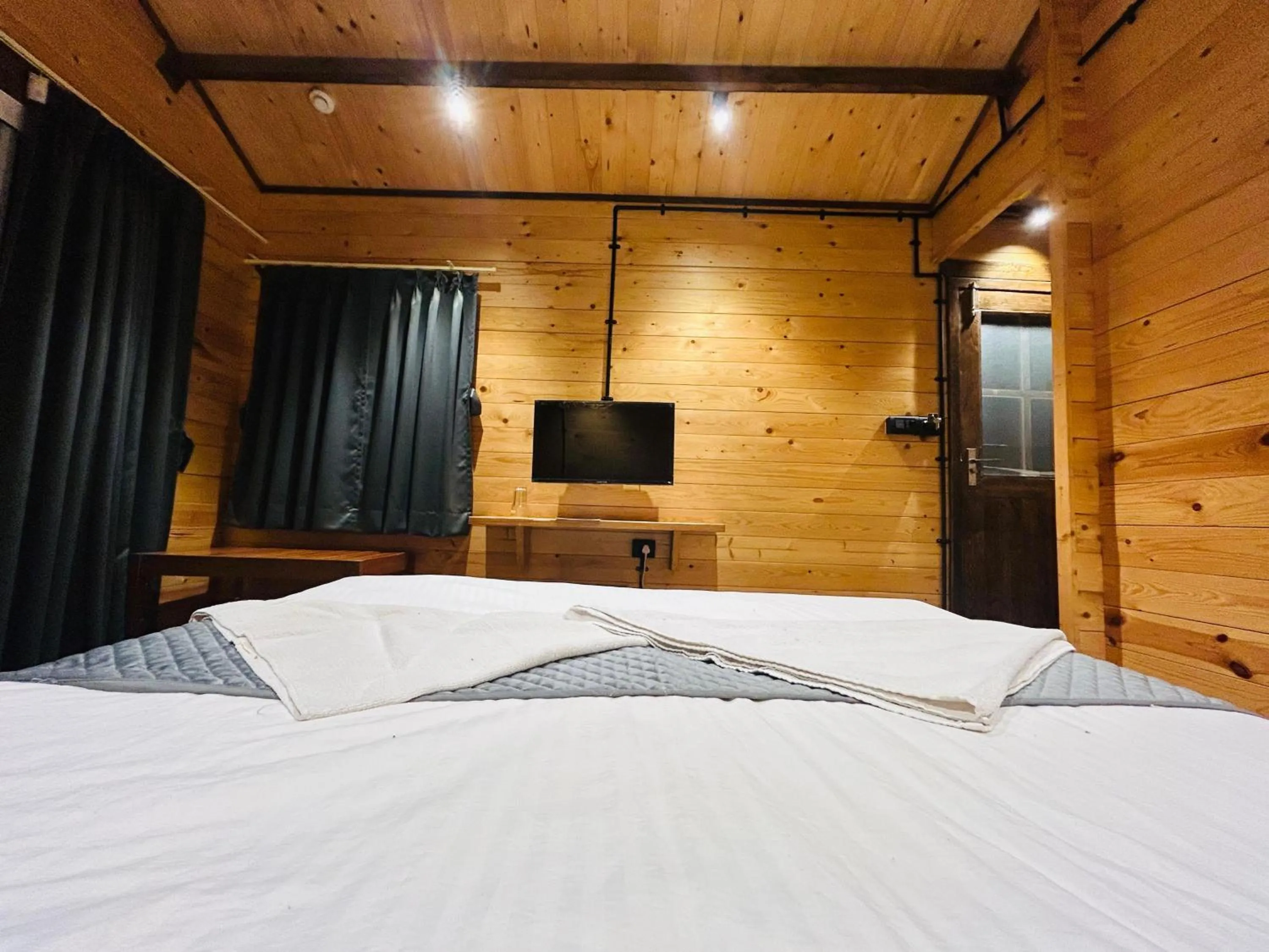 Entertainment, Bed in Seclude Eco Cottages