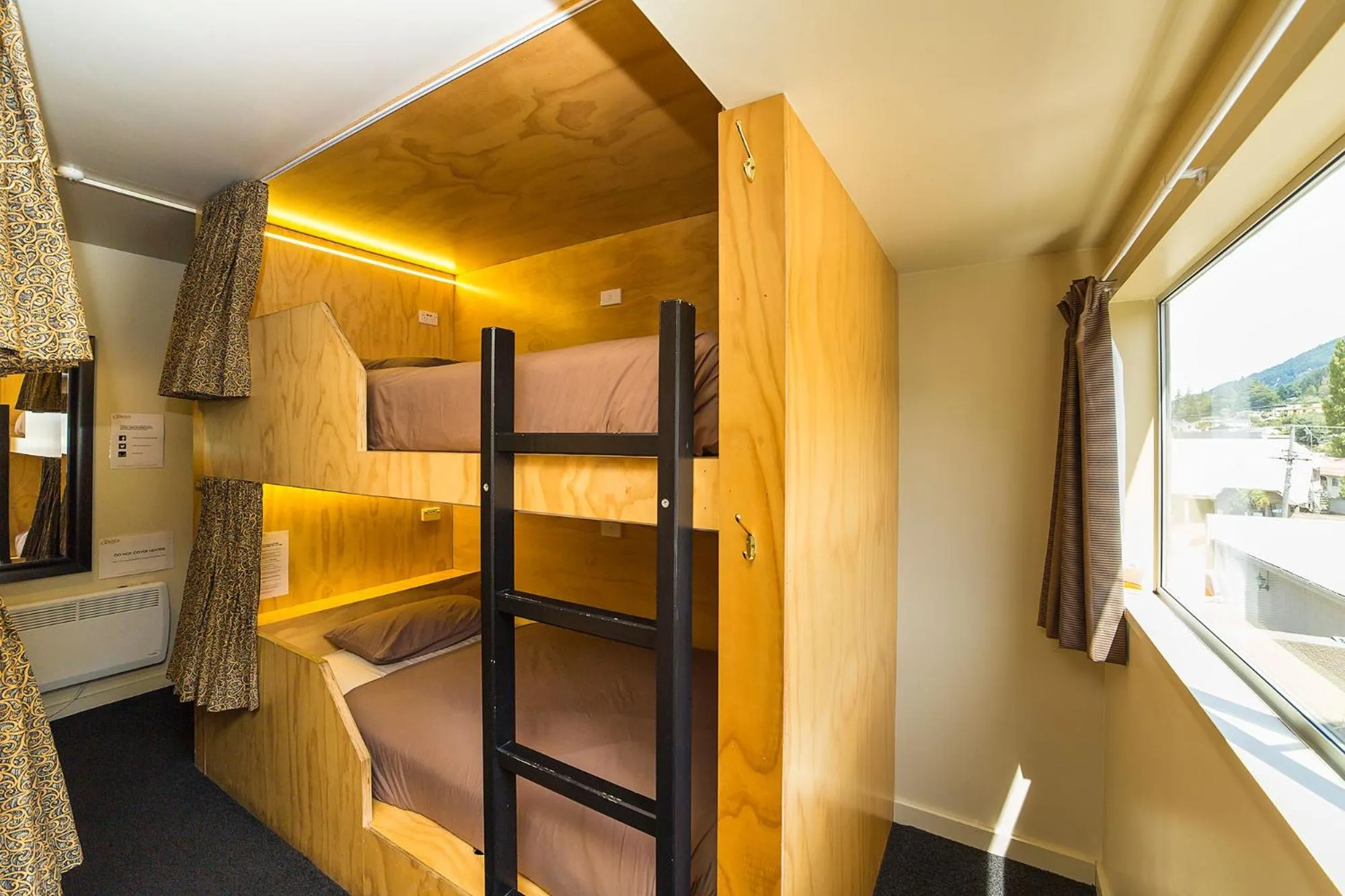 Bedroom, Bed in Tahuna Pod Hostel