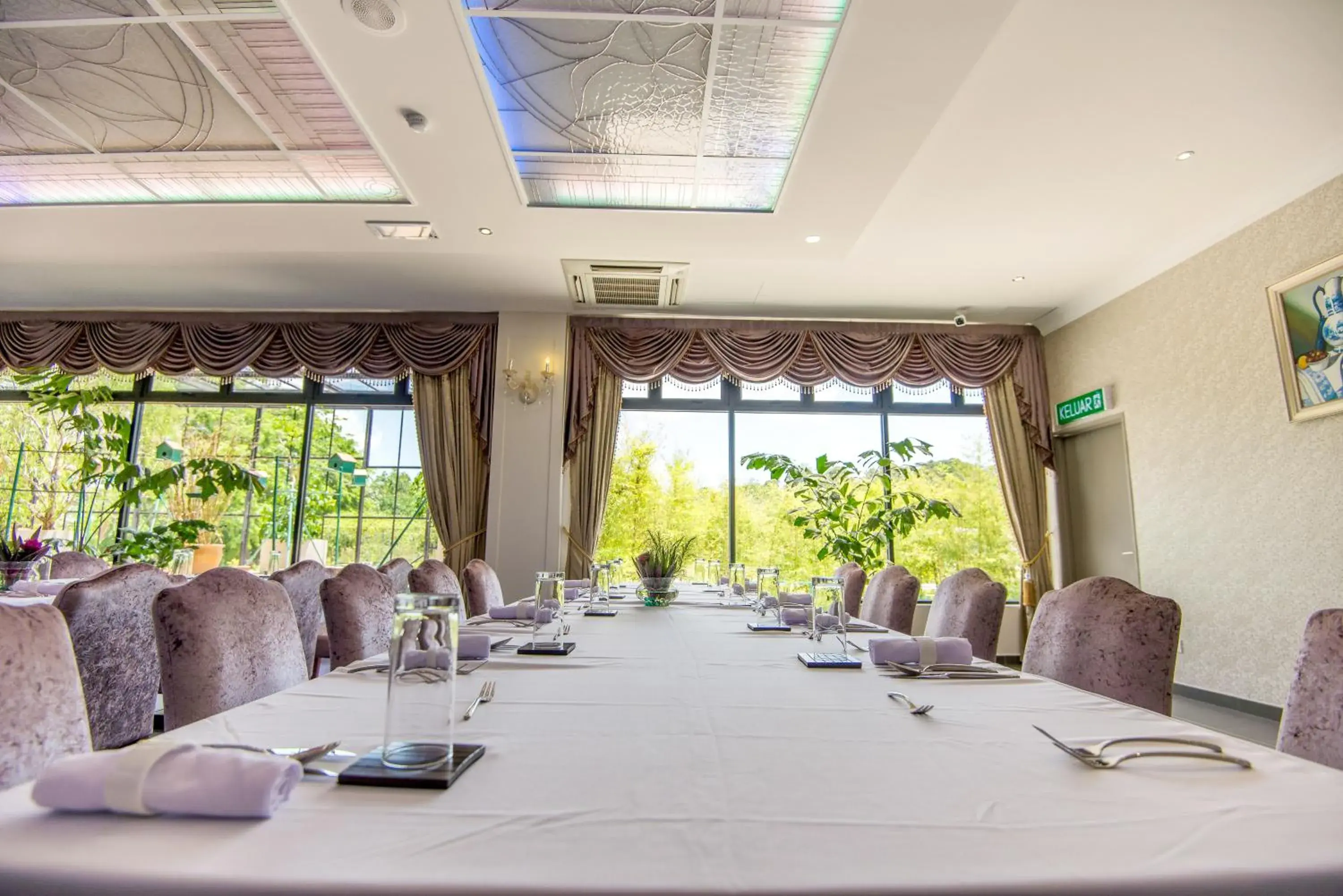 Restaurant/places to eat in The Orchard Resort & Spa Melaka I World Spa Awards Winner I Free Access to Outdoor Spa Pool Restaurant/places to eat in The Orchard Resort & Spa Melaka I World Spa Awards Winner I Free Access to Outdoor Spa Pool
