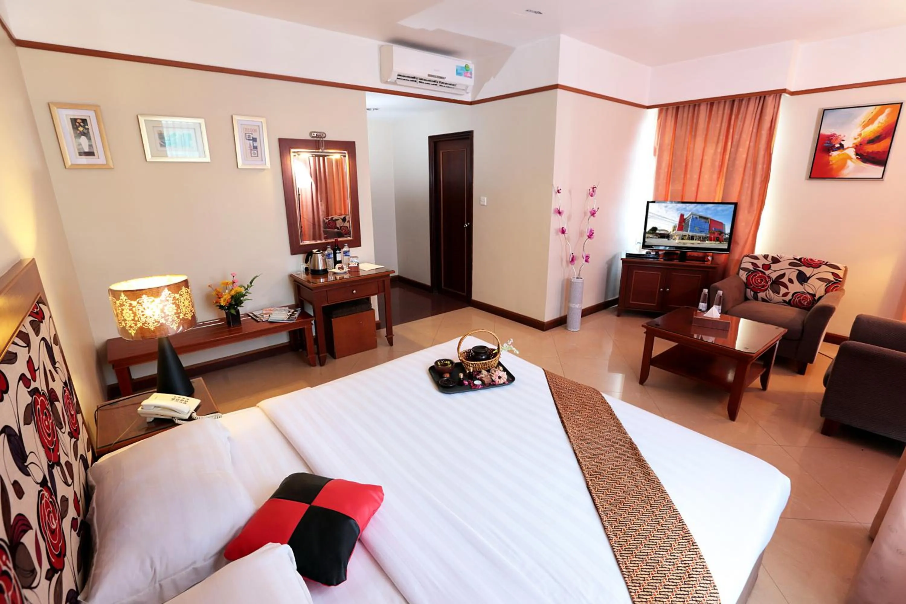 Bed in Hotel Maximillian