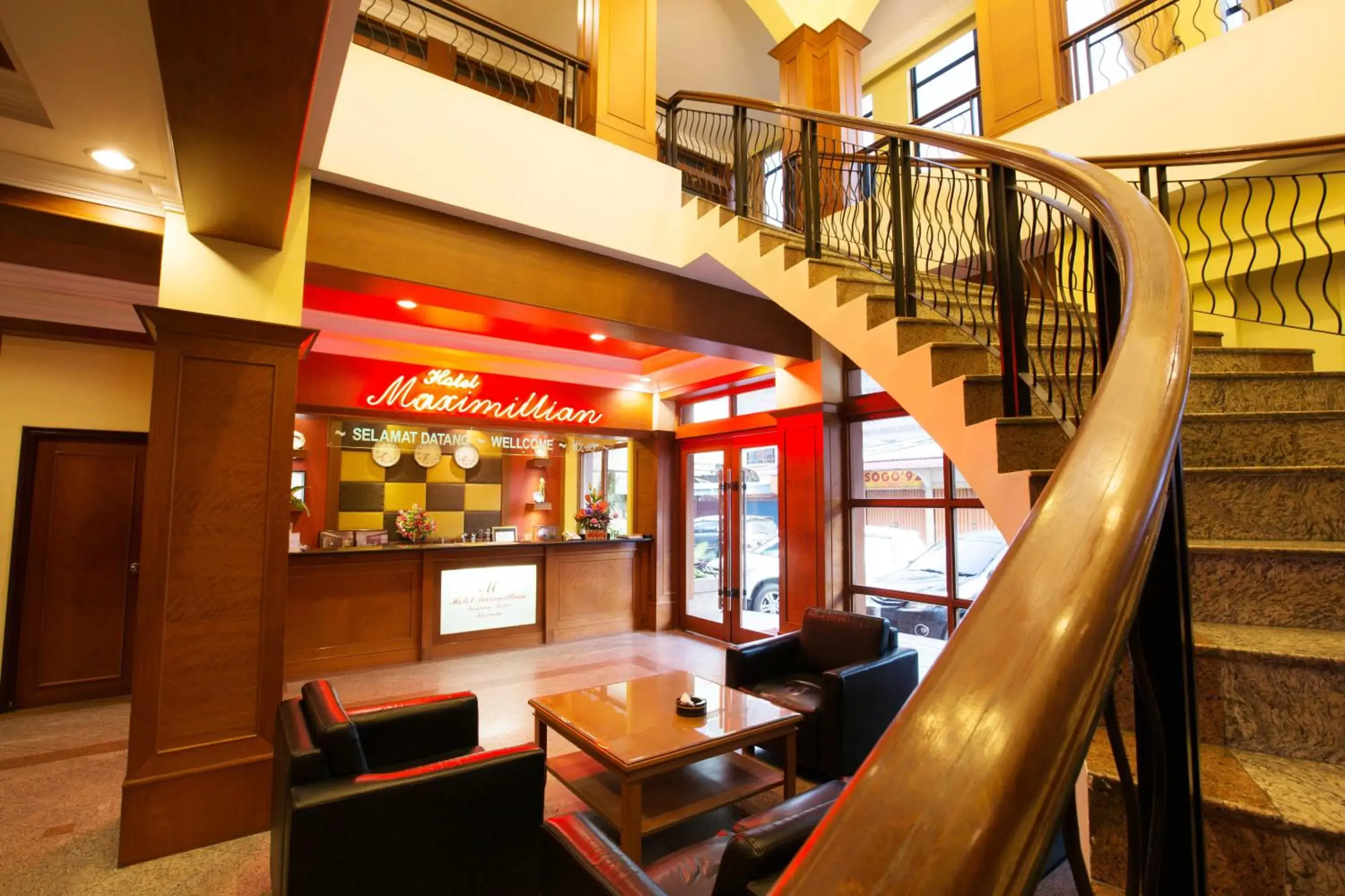 Lobby or reception in Hotel Maximillian Lobby or reception in Hotel Maximillian