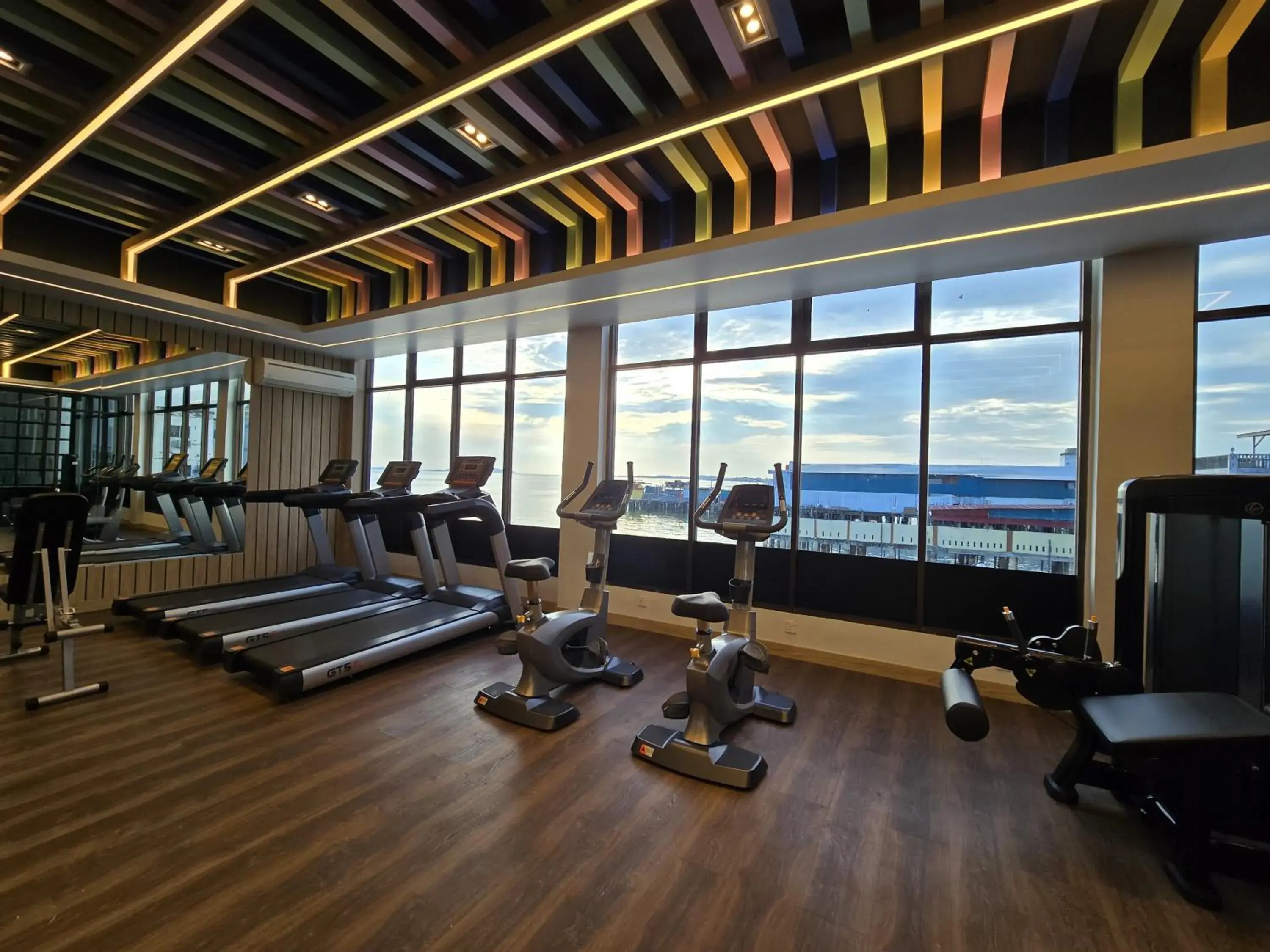 Fitness centre/facilities in Hotel Maximillian Fitness centre/facilities in Hotel Maximillian