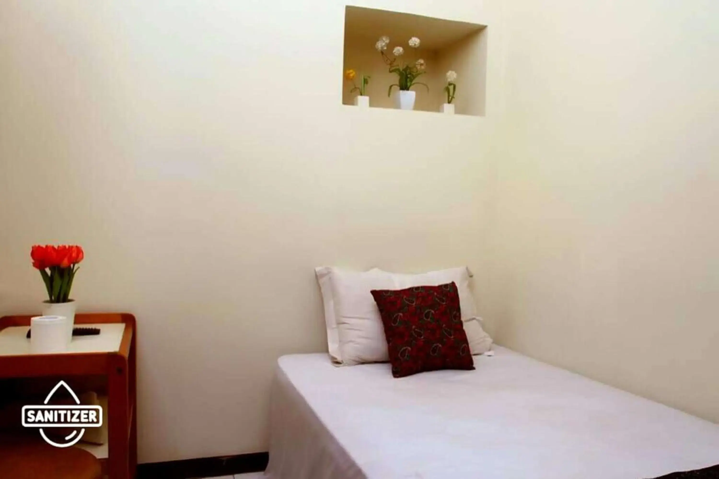 Single Room with Shared Bathroom in Bantal Guling Trans Single Room with Shared Bathroom in Bantal Guling Trans