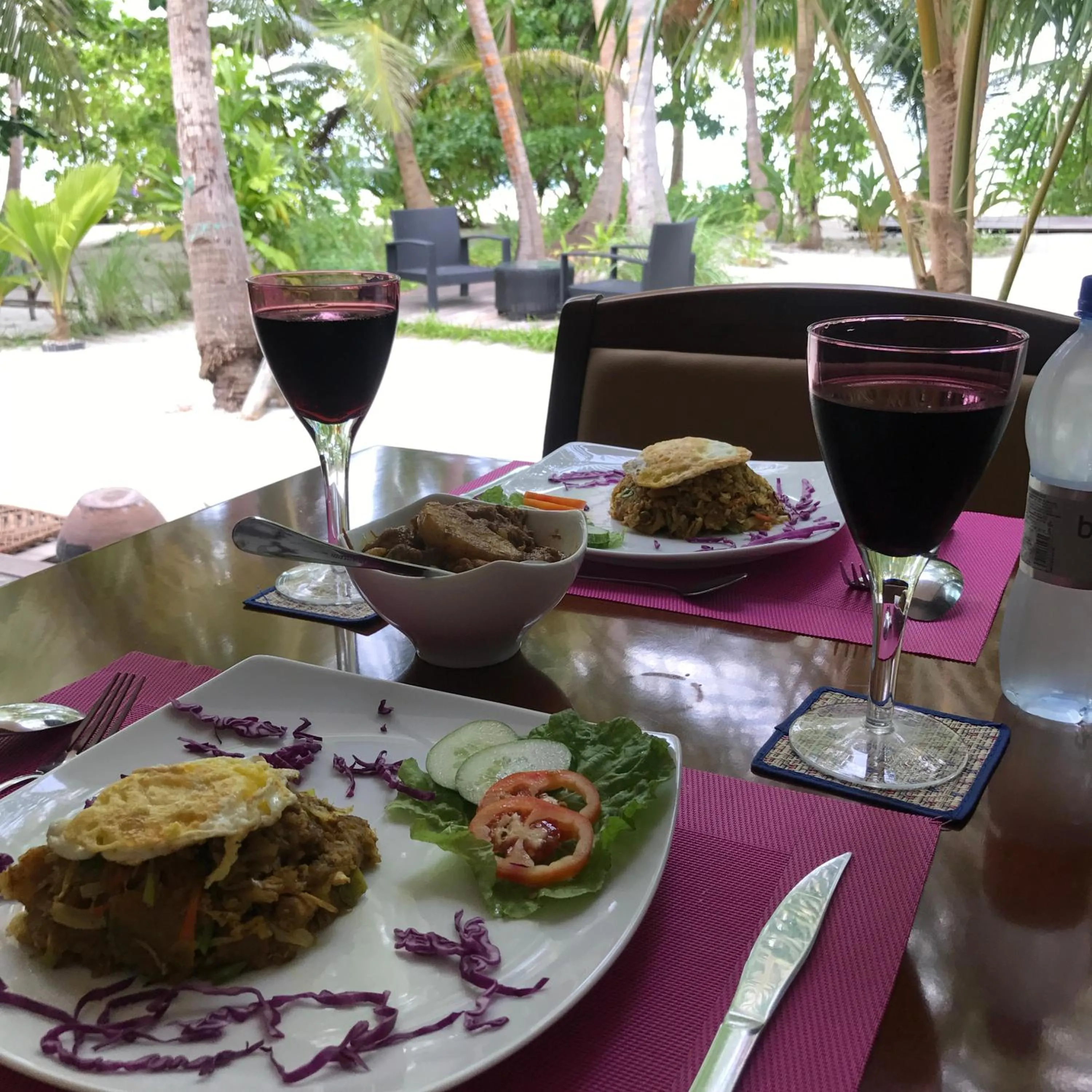 Restaurant/places to eat in LVIS blancura Hotel