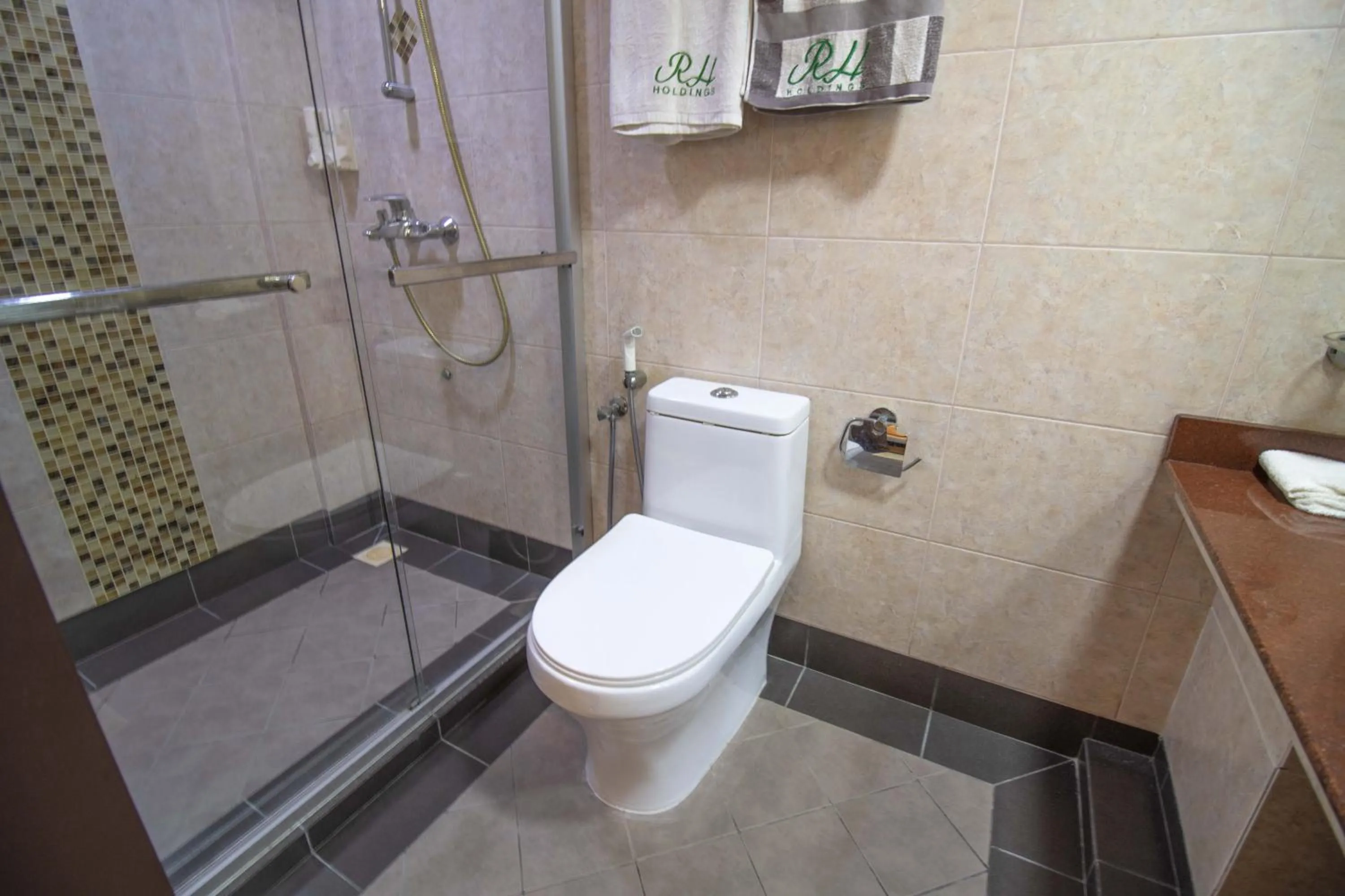 Toilet in Rashu Hiyaa