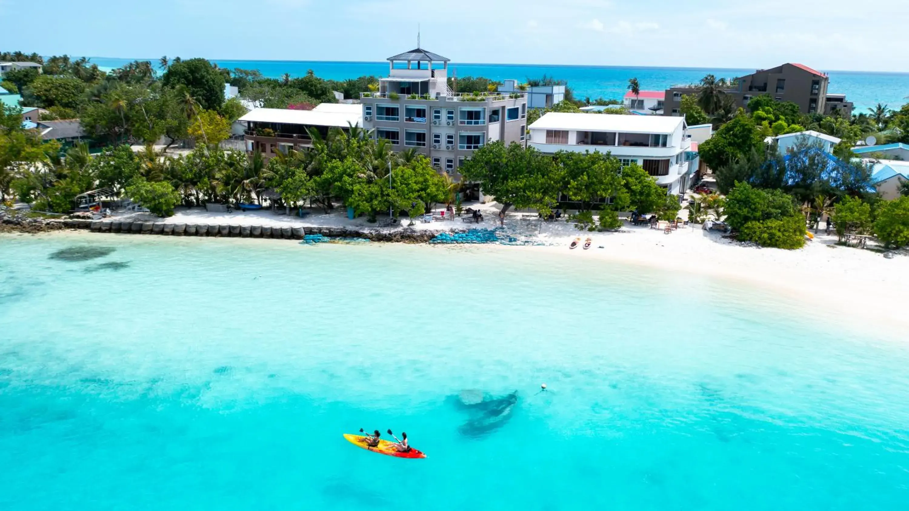 Property building in Rashu Hiyaa Property building in Rashu Hiyaa