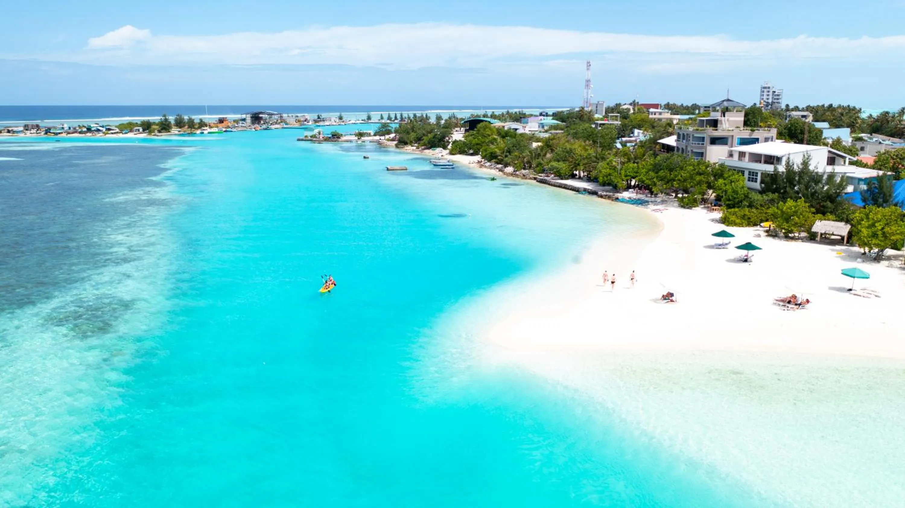 Beach in Rashu Hiyaa