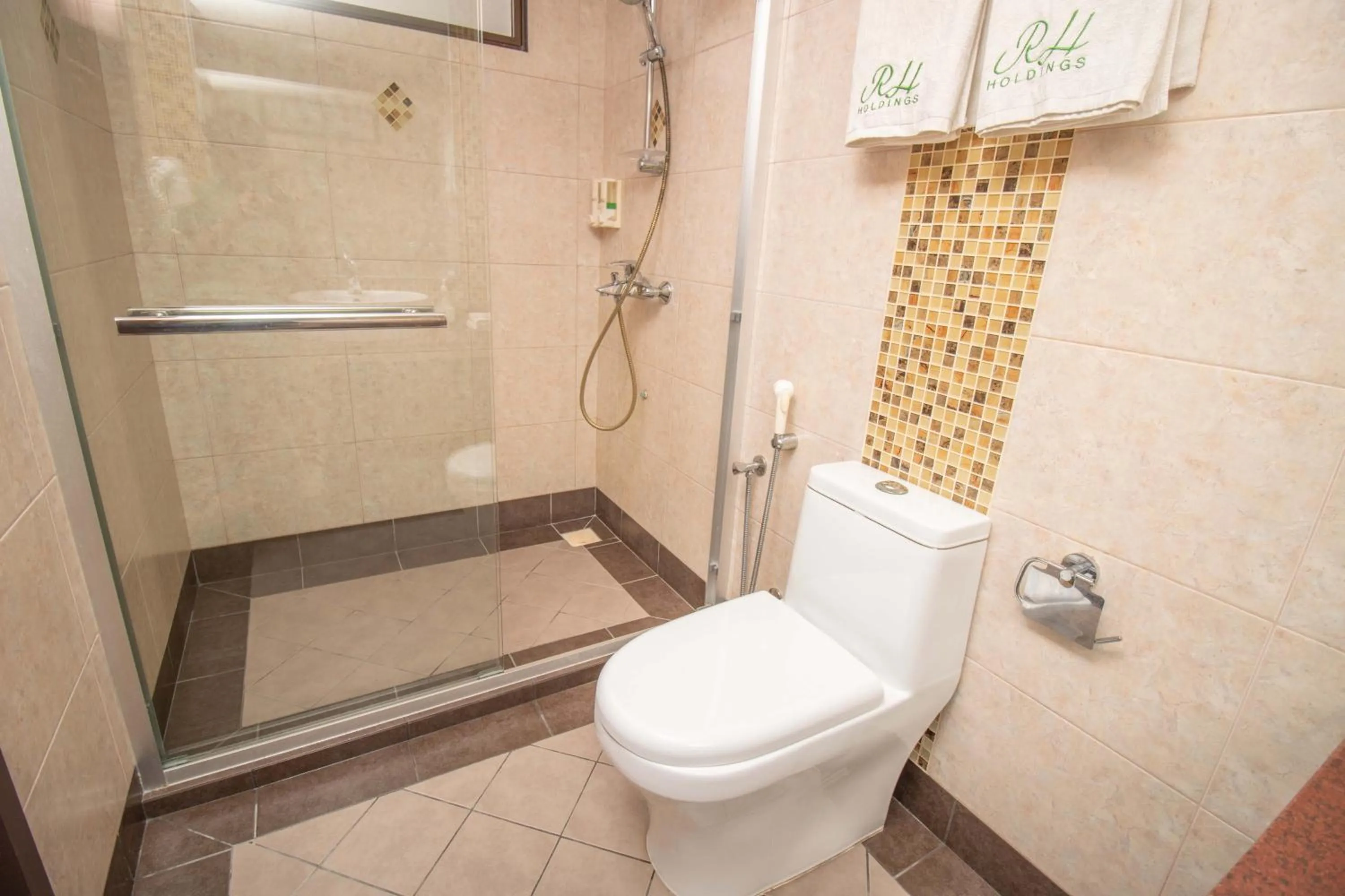 Toilet in Rashu Hiyaa