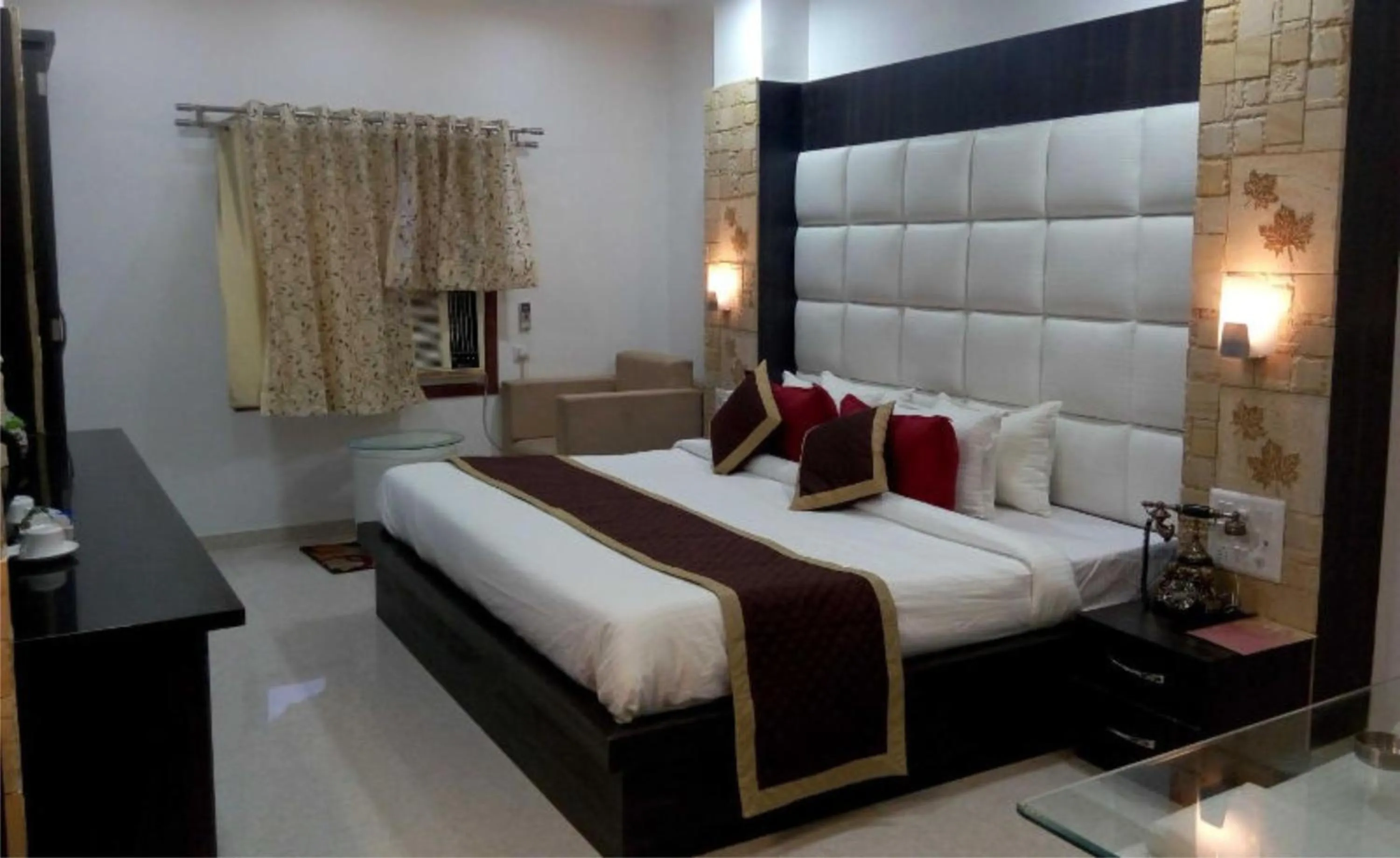 Shower, Bed in Hotel Bhagyodaya Residency Bhilwara