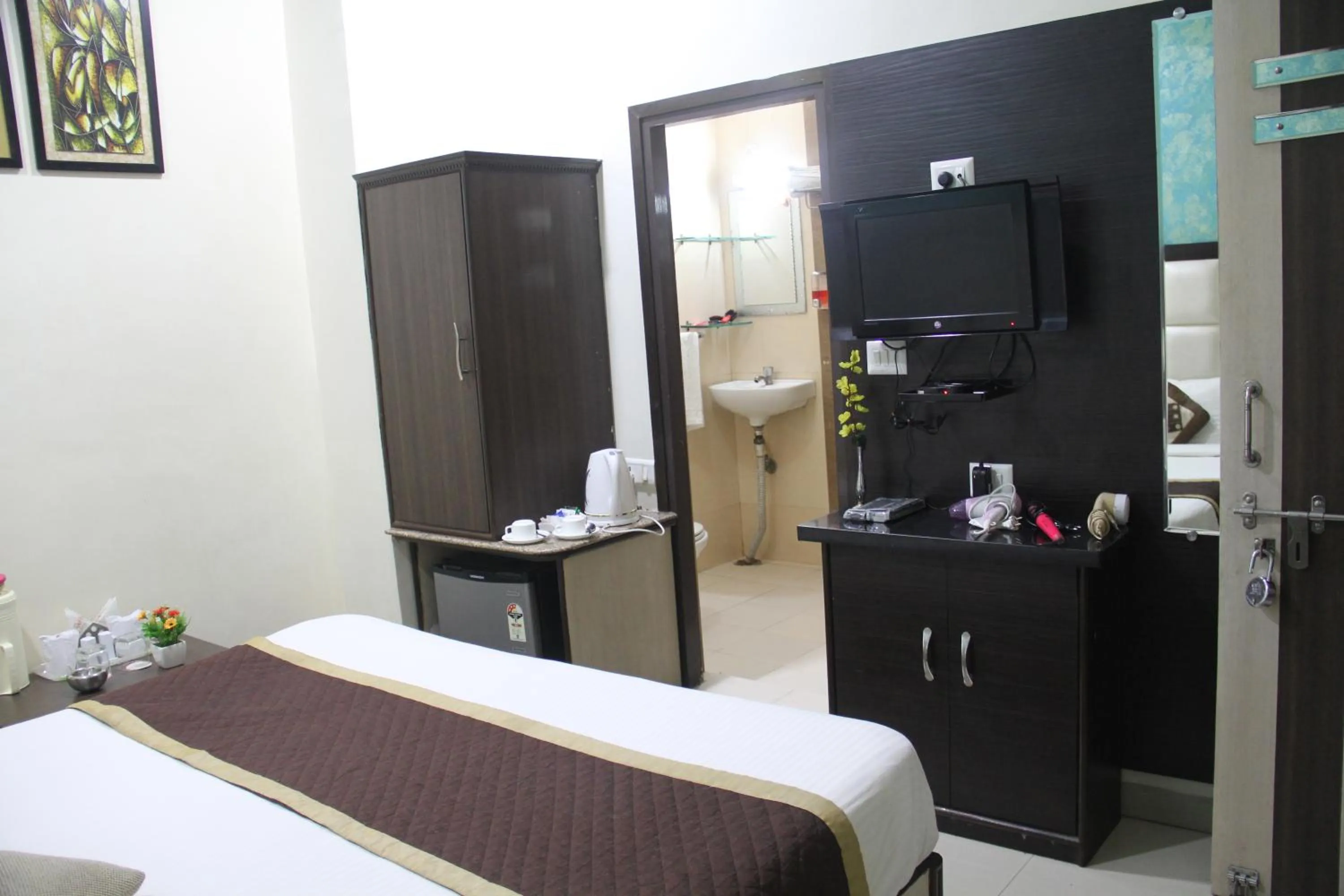 Photo of the whole room, Bed in Hotel Bhagyodaya Residency Bhilwara