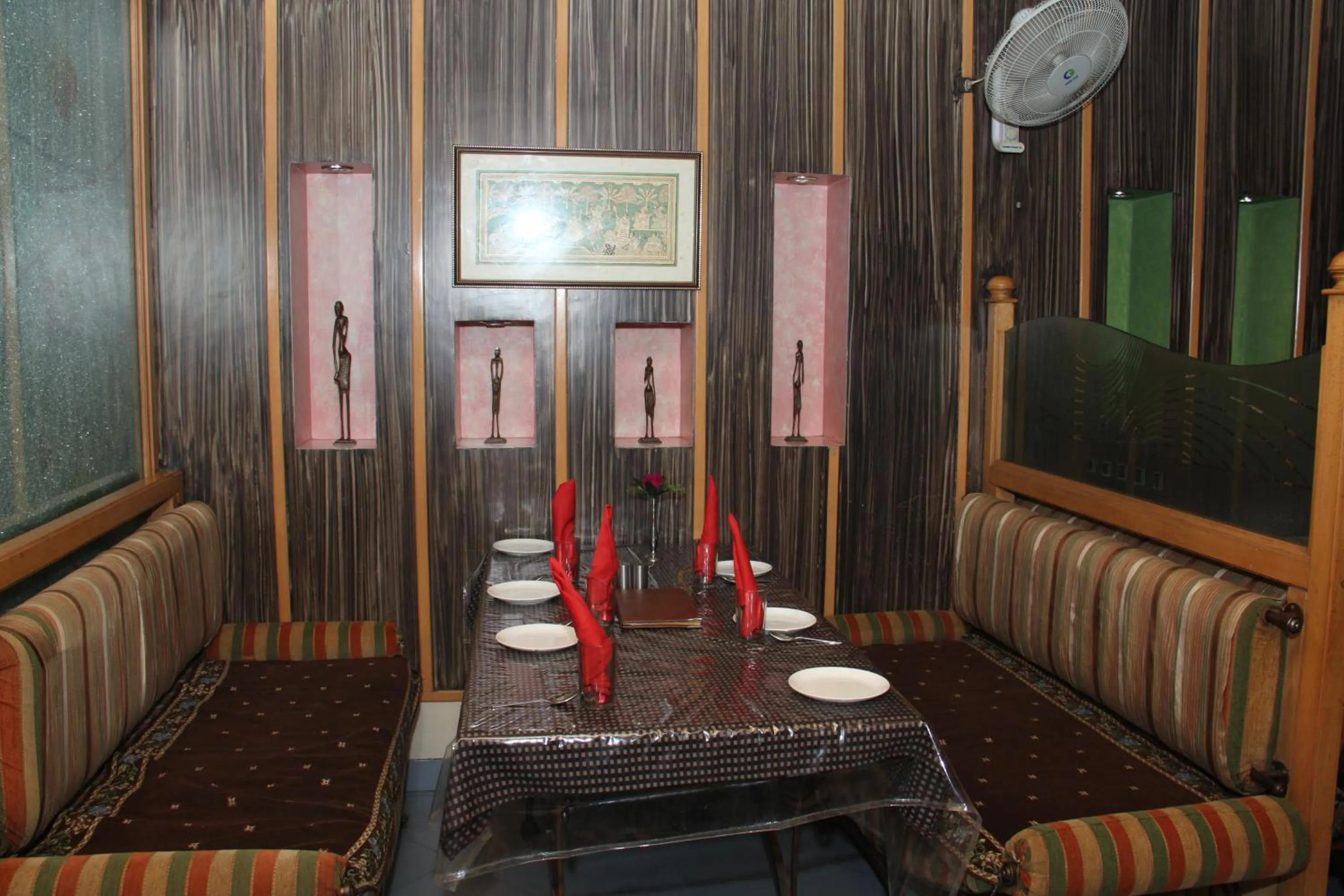 Restaurant/places to eat in Hotel Bhagyodaya Residency Bhilwara