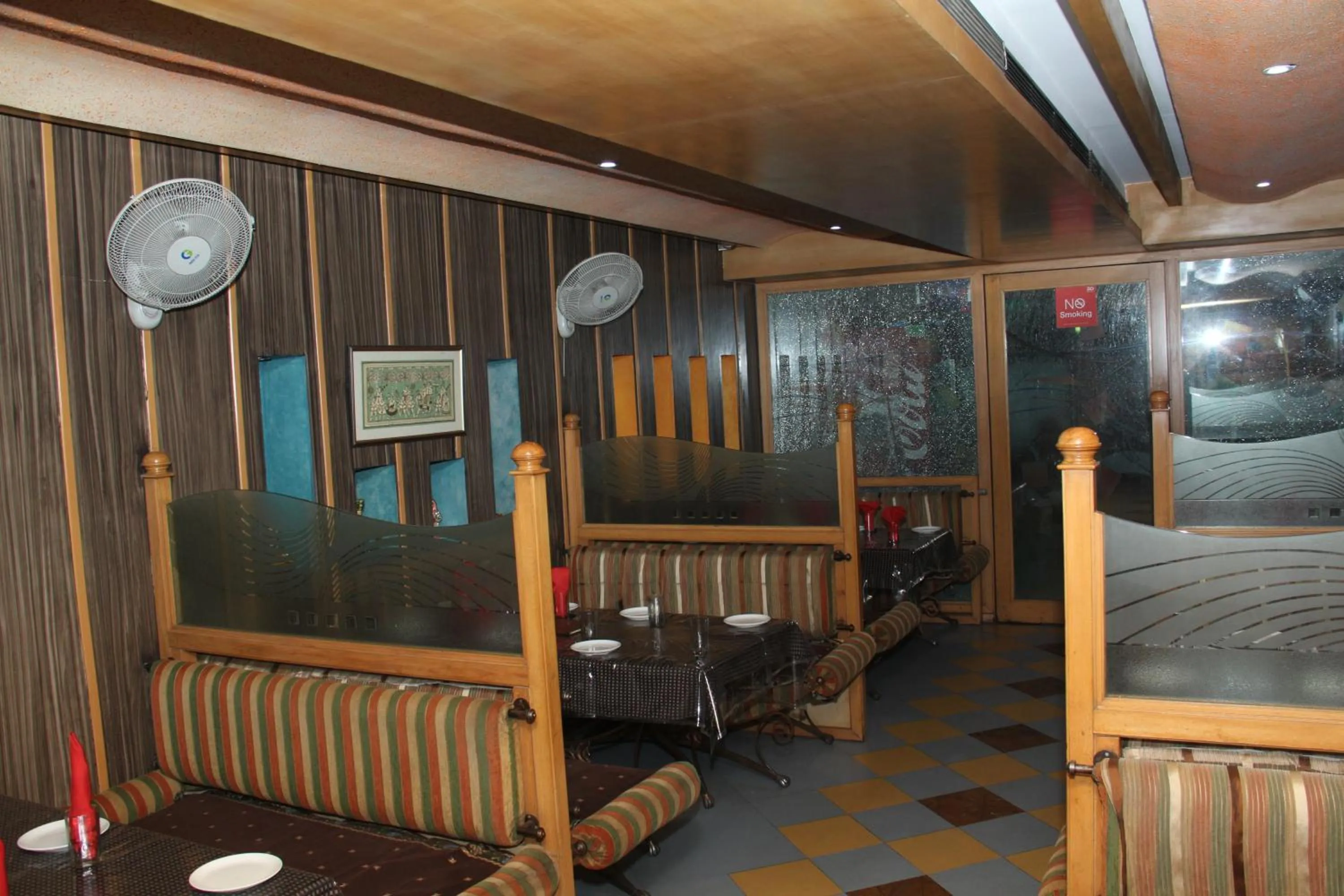 Restaurant/places to eat in Hotel Bhagyodaya Residency Bhilwara
