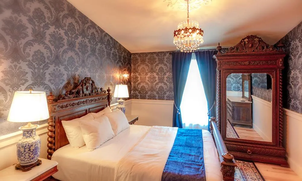 Bed in Sunbright Inn