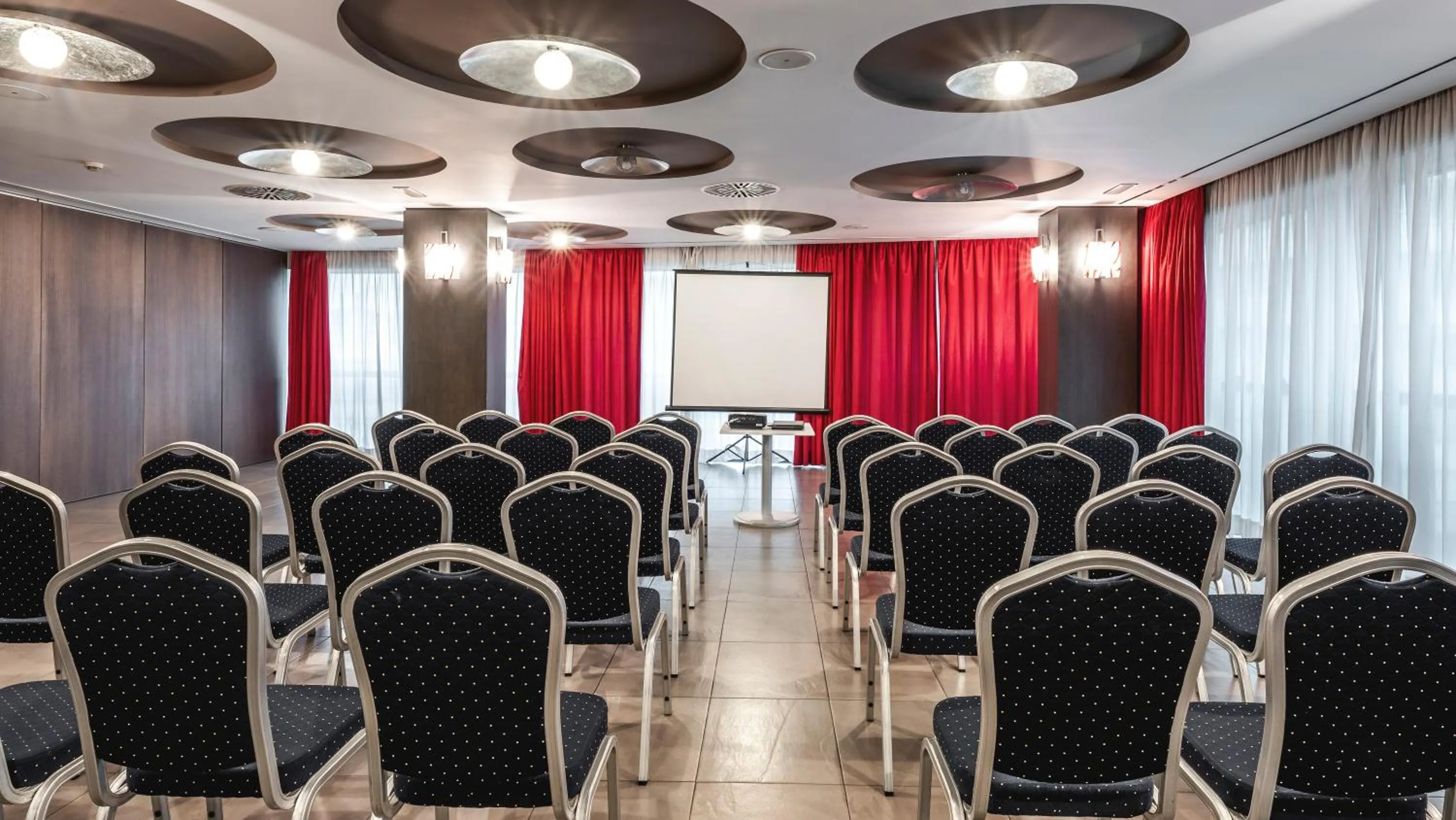 Business facilities in Be Live City Center Talavera