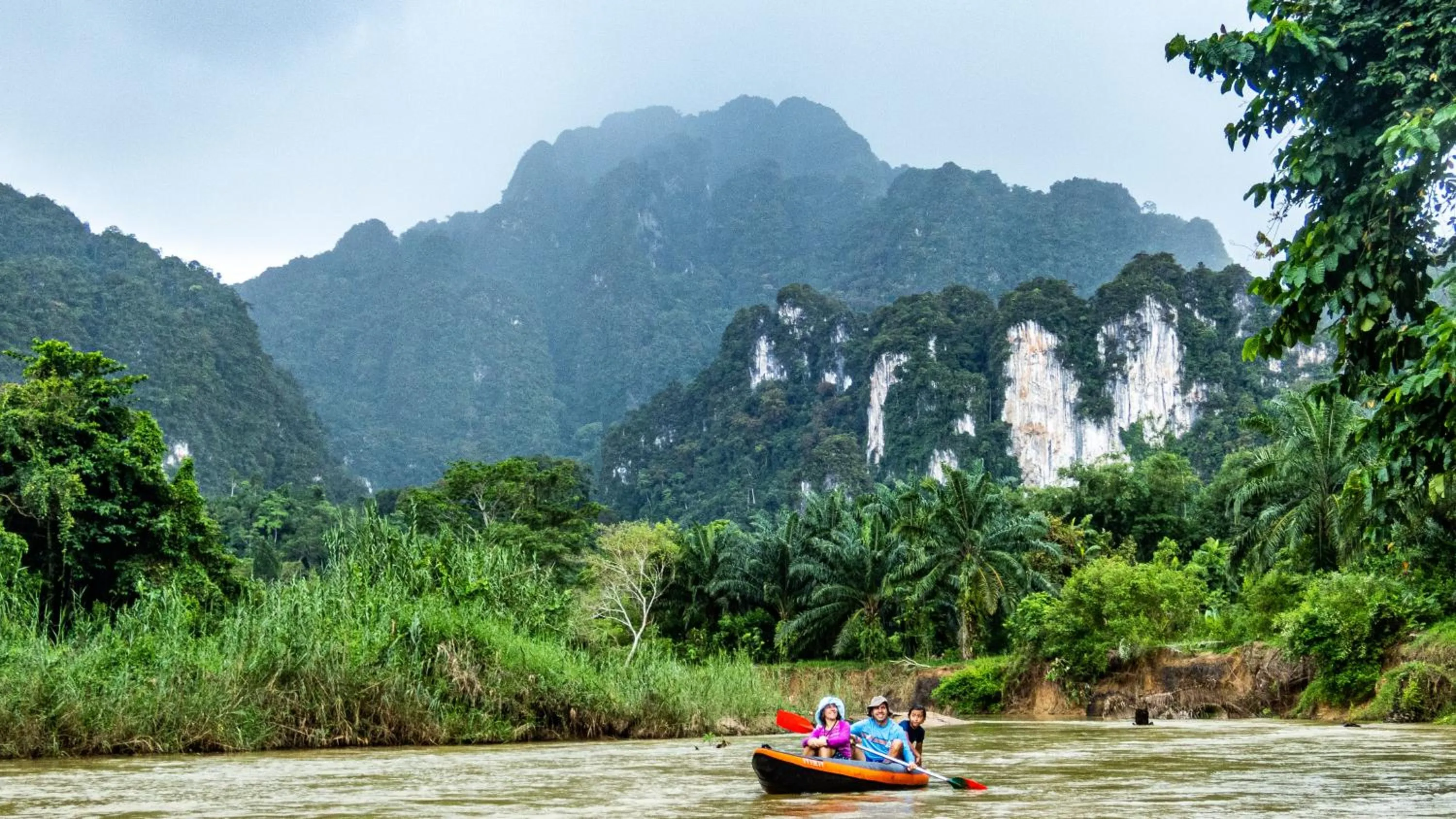 Canoeing in Khao Sok Riverside Cottages