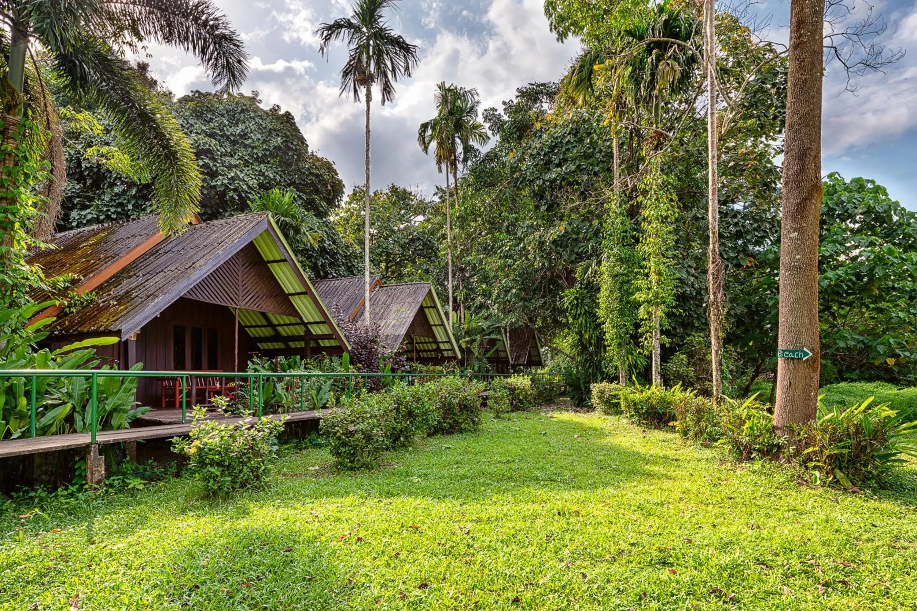 Property building in Khao Sok Riverside Cottages Property building in Khao Sok Riverside Cottages