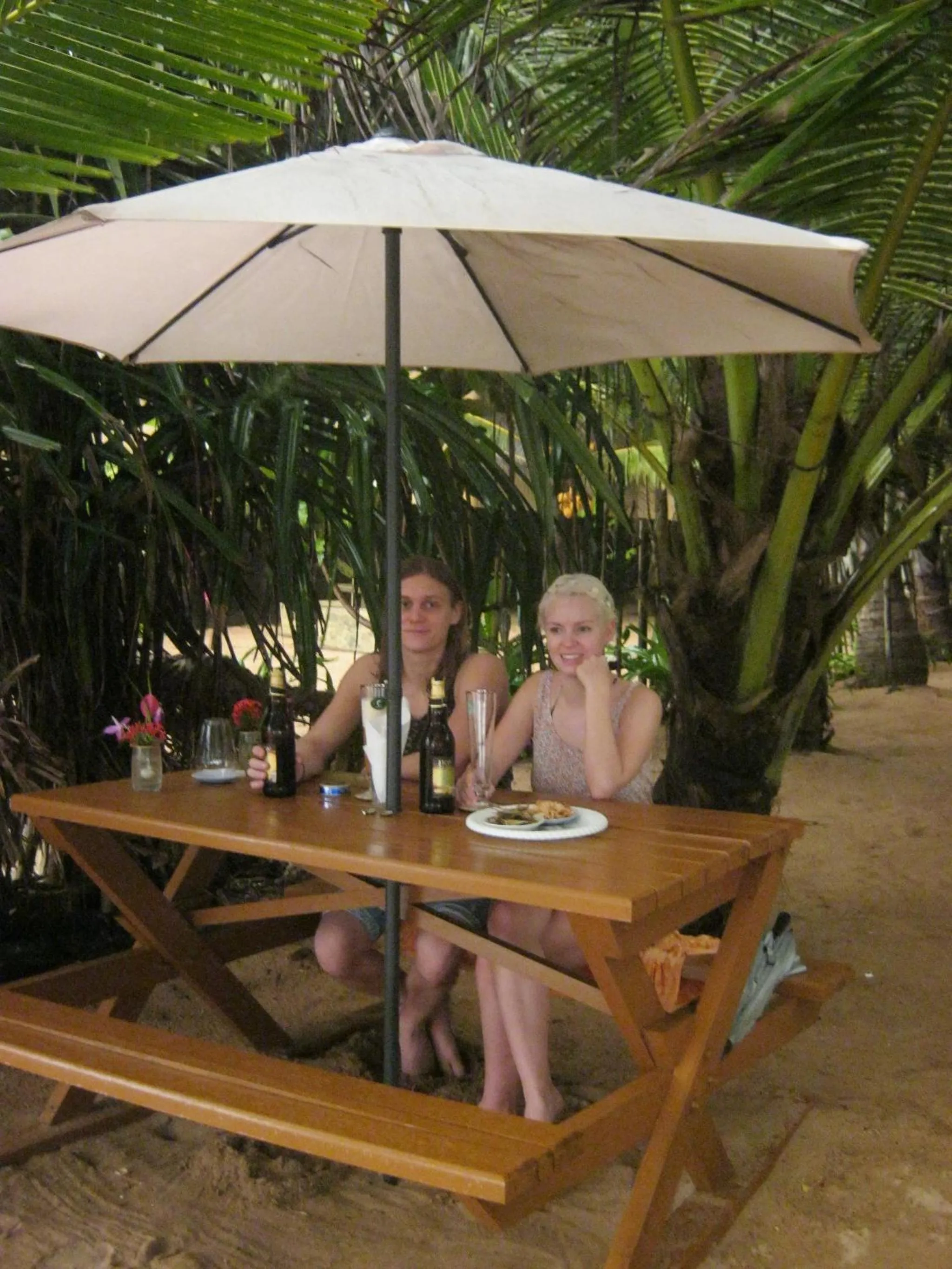 Alcoholic drinks in Arcade Beach Hotel