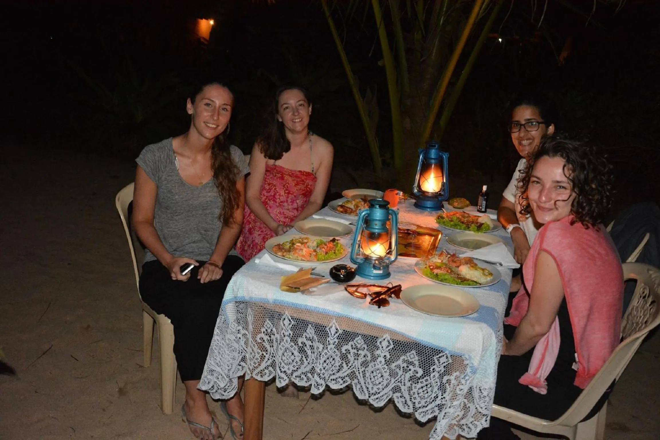 Restaurant/places to eat in Arcade Beach Hotel