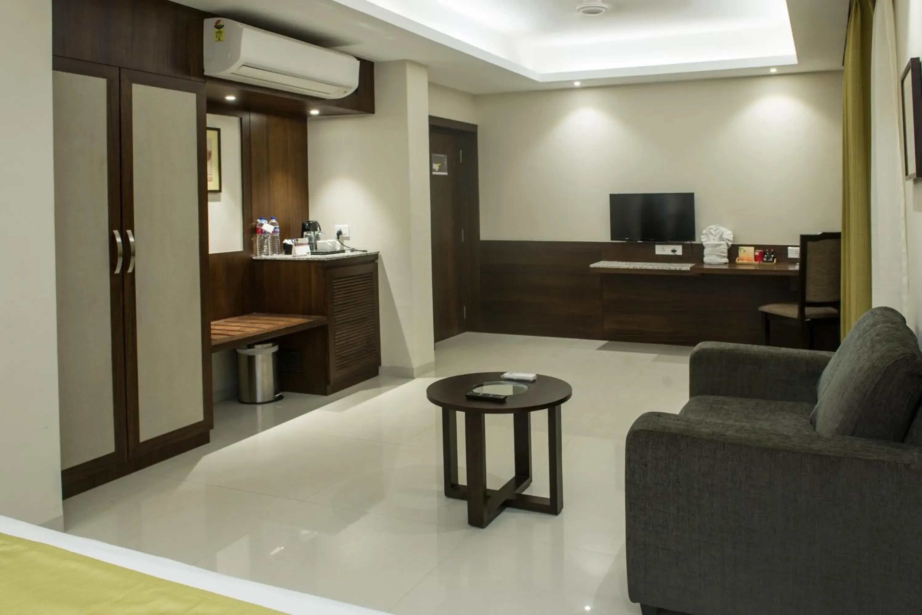 Living room in Calangute Towers - AM Hotel Kollection Living room in Calangute Towers - AM Hotel Kollection