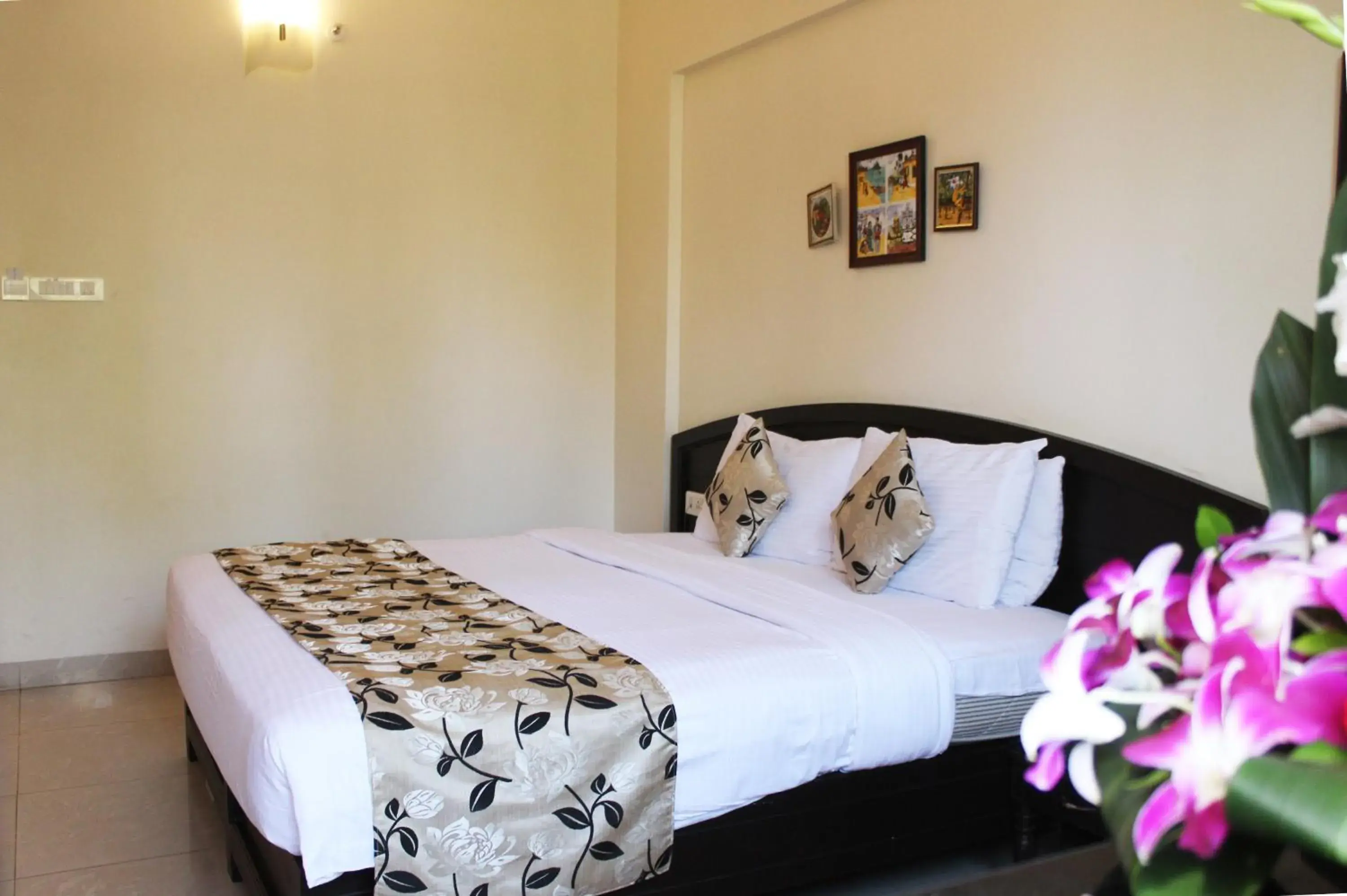 Bed in Calangute Towers - AM Hotel Kollection Bed in Calangute Towers - AM Hotel Kollection