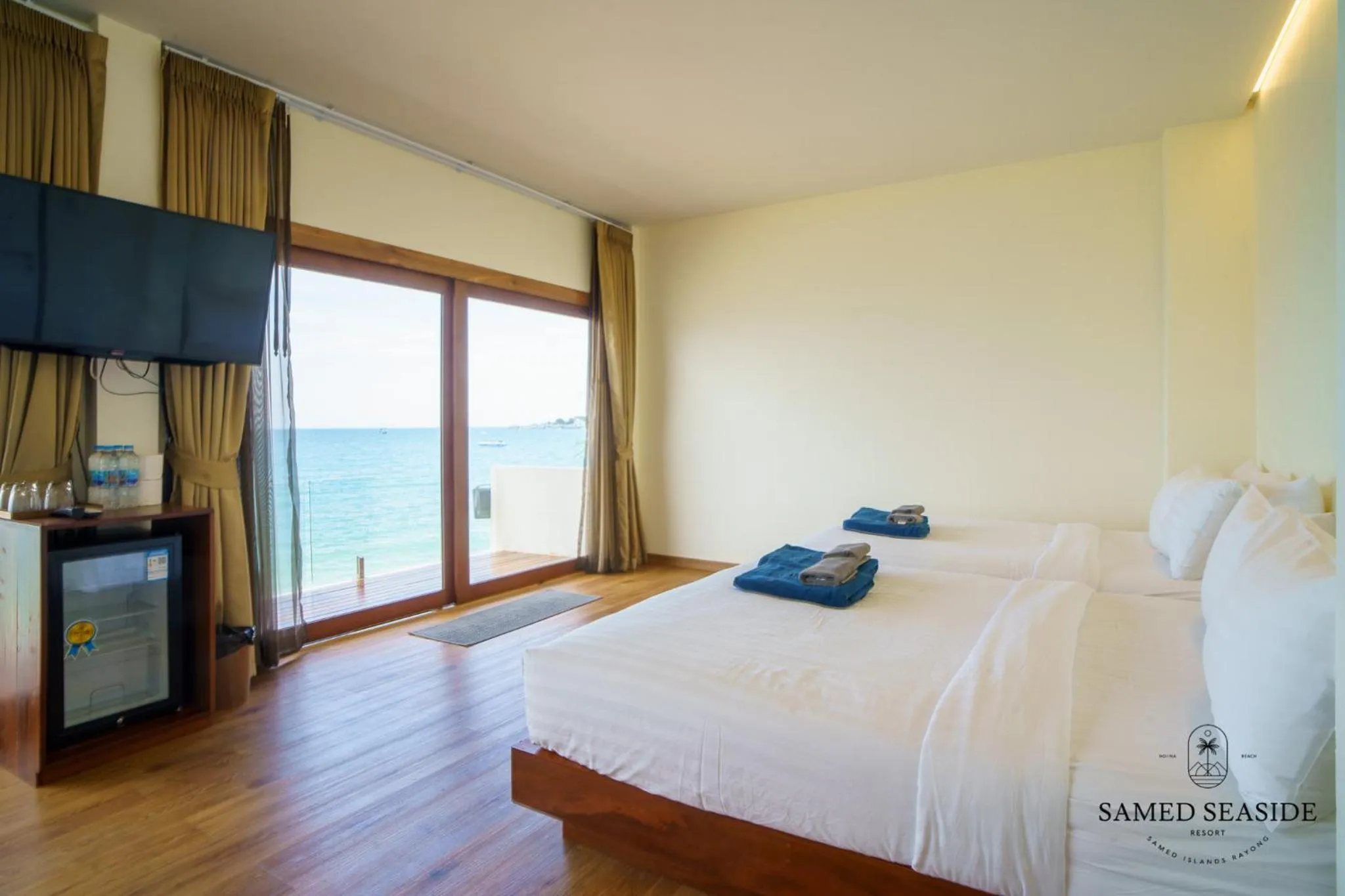 Bed in Samed Seaside Resort