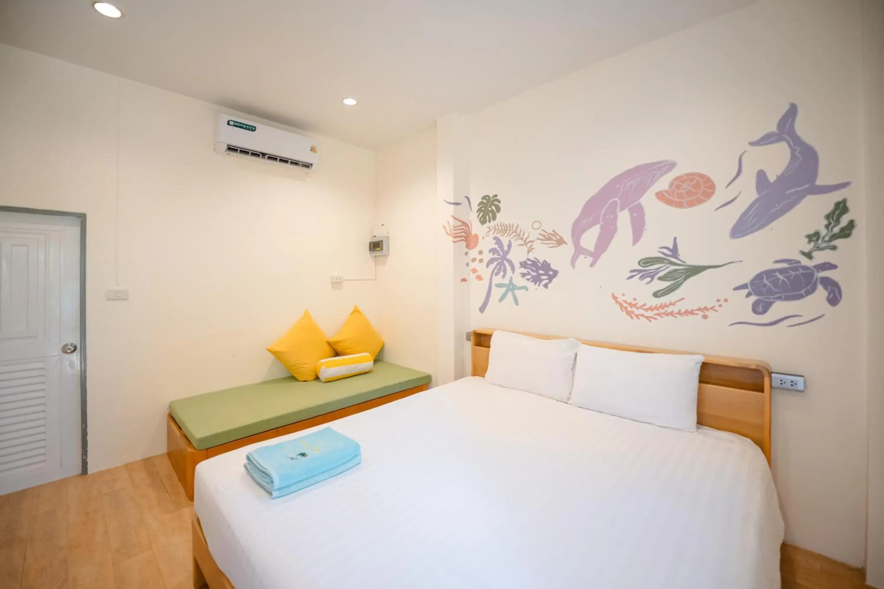 Photo of the whole room, Bed in Samed Seaside Resort Photo of the whole room, Bed in Samed Seaside Resort