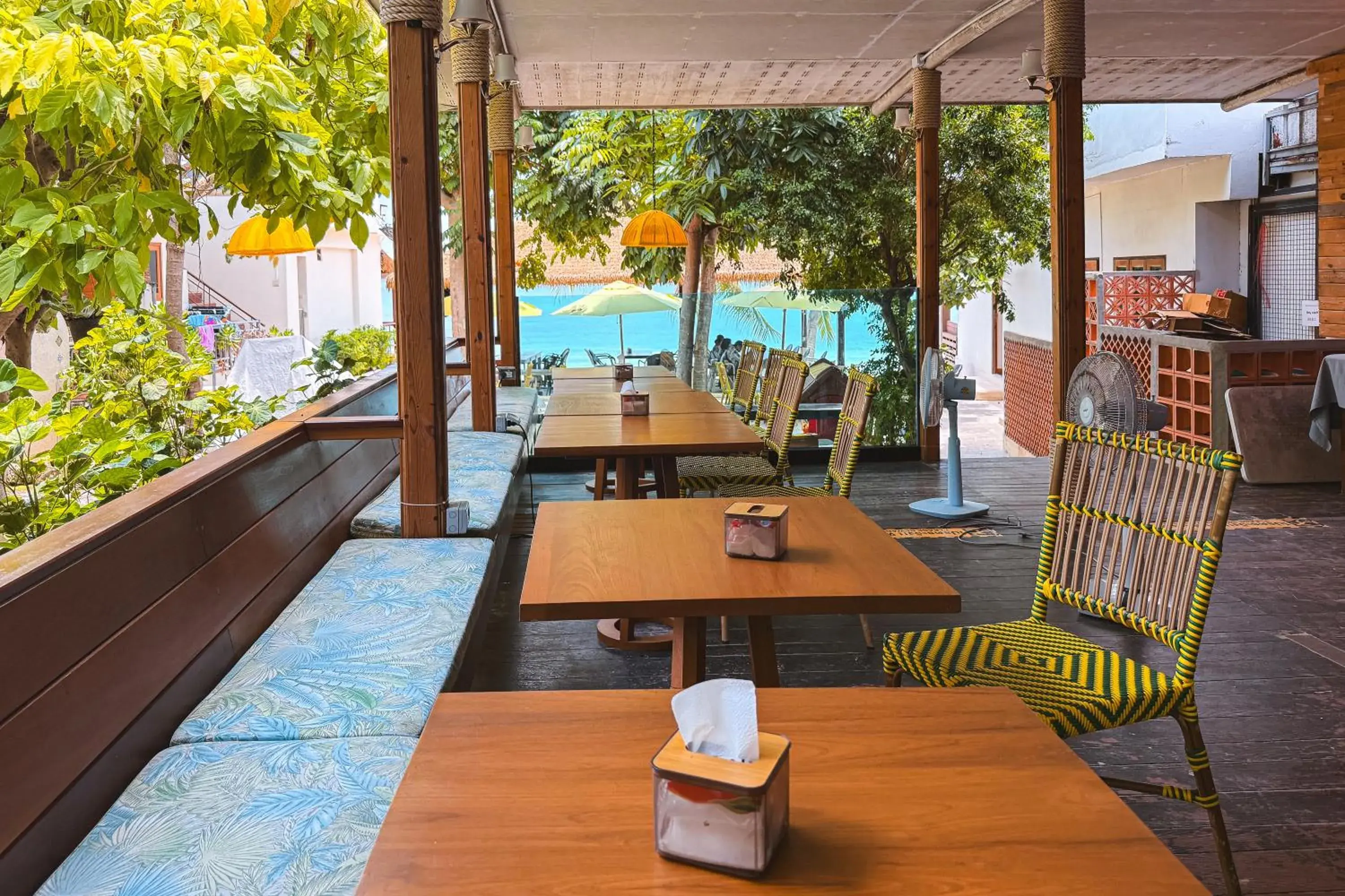 Restaurant/places to eat in Samed Seaside Resort Restaurant/places to eat in Samed Seaside Resort