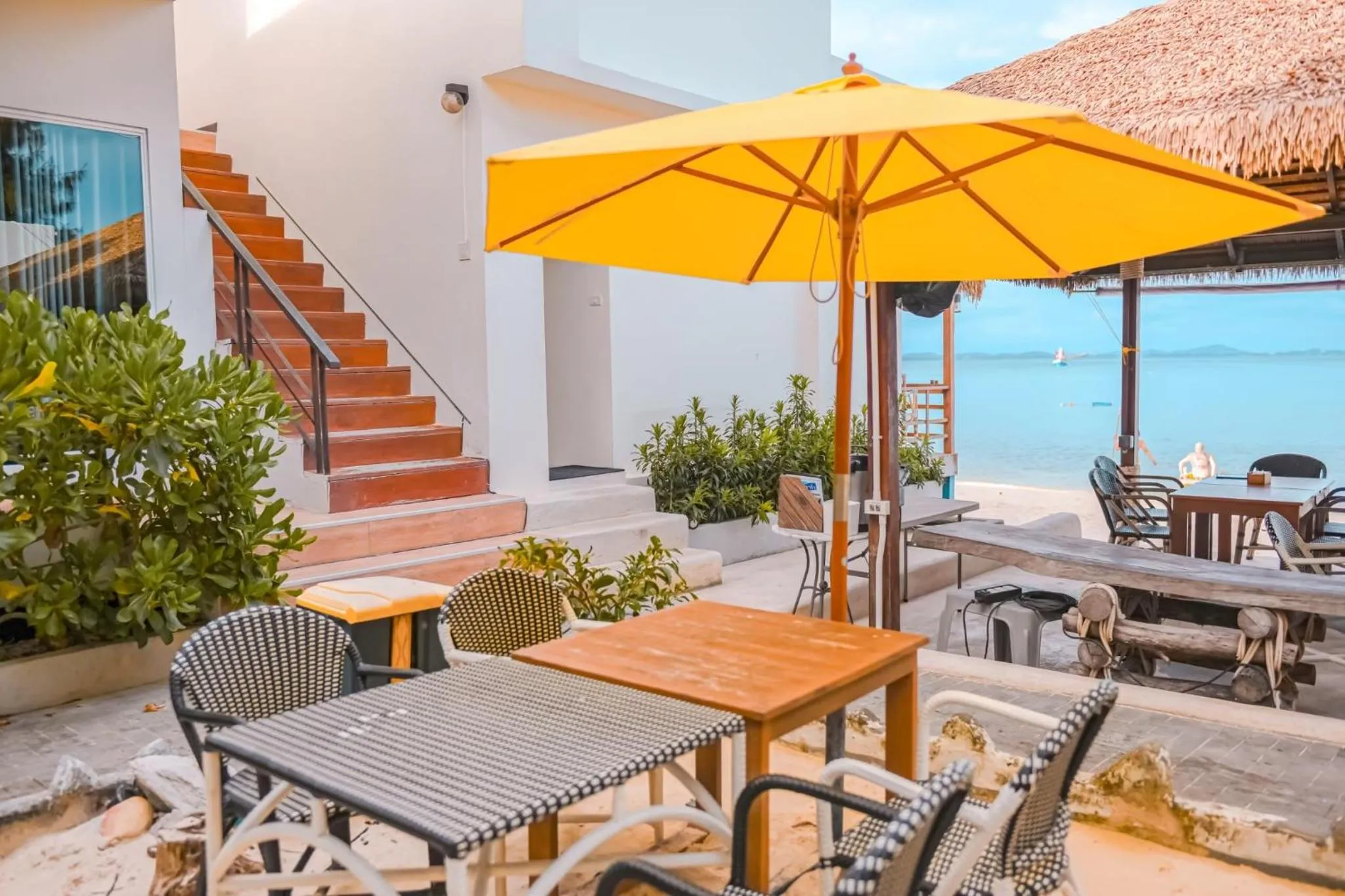 Dining area in Samed Seaside Resort