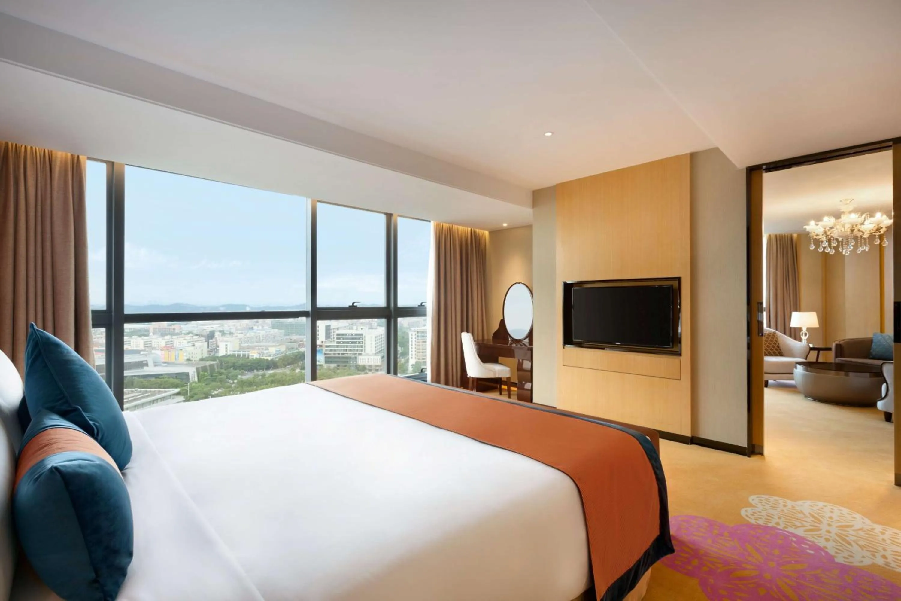 Photo of the whole room, Bed in Ramada Foshan Nanhai