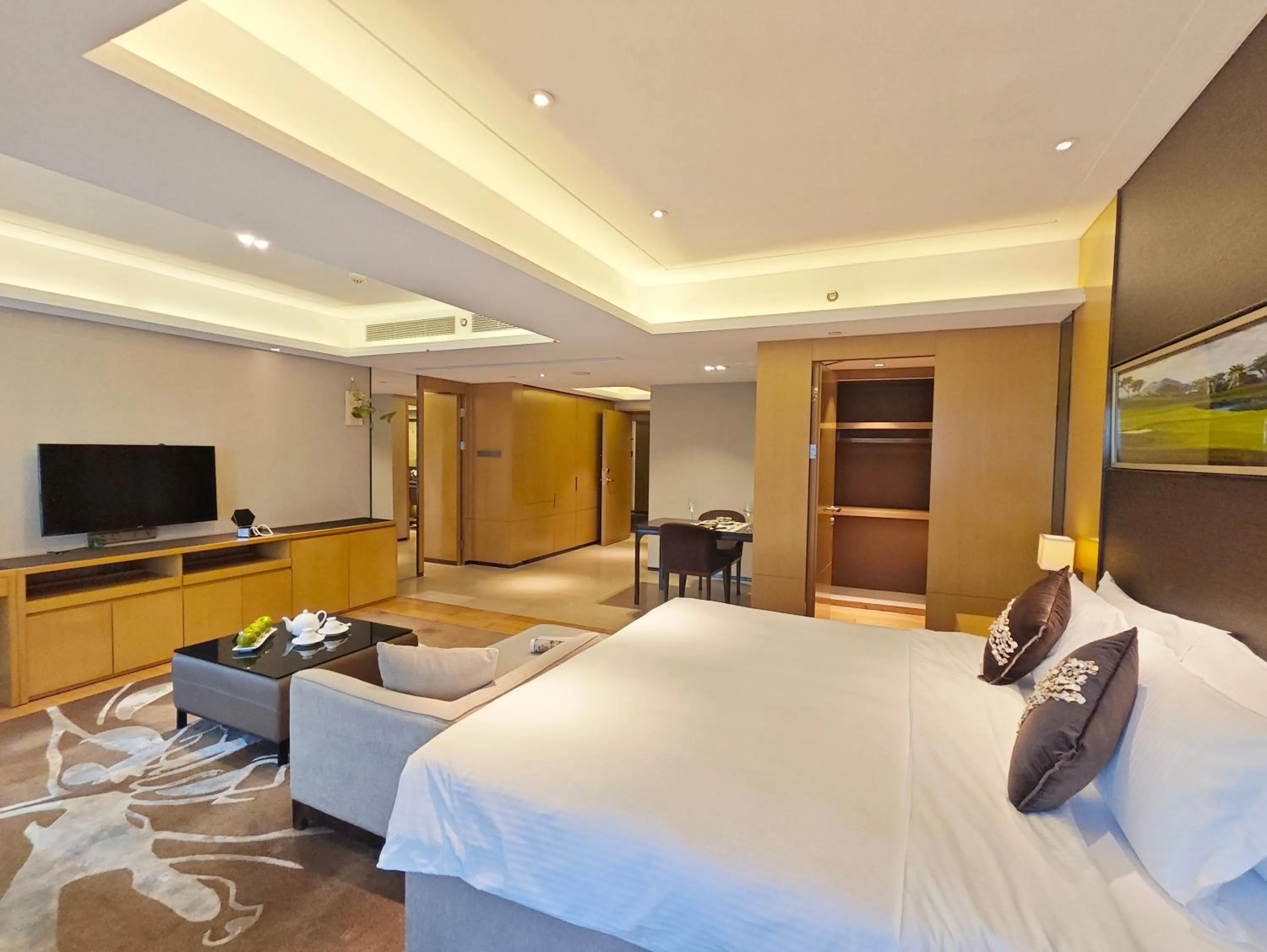 Bedroom, Bed in Somerset Grandview Shenzhen