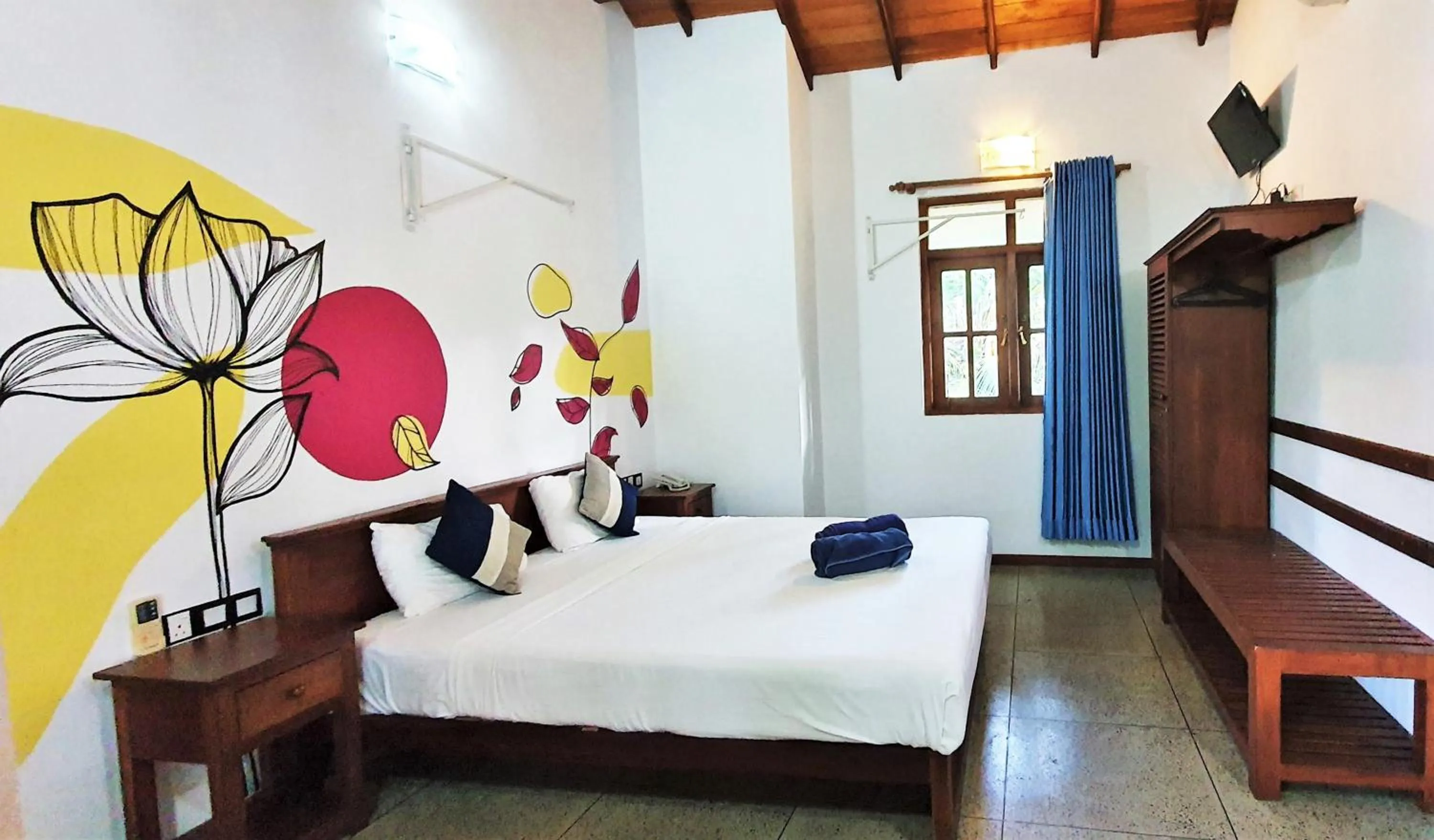 Bedroom, Bed in Blue Turtle Hotel