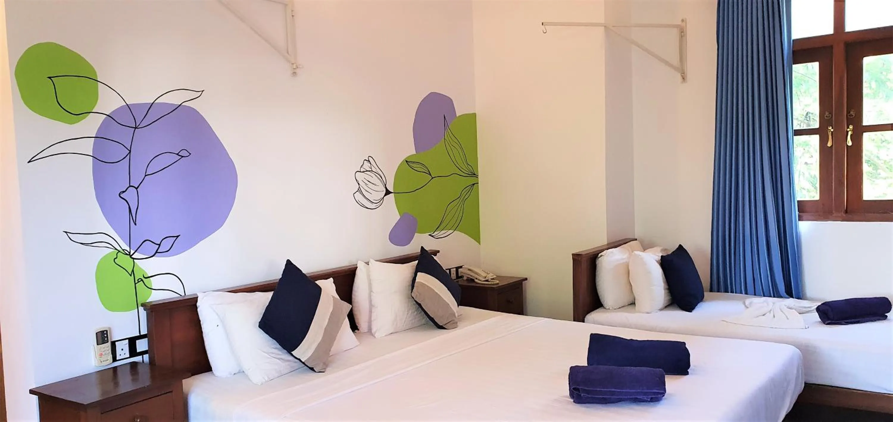 Bedroom, Bed in Blue Turtle Hotel