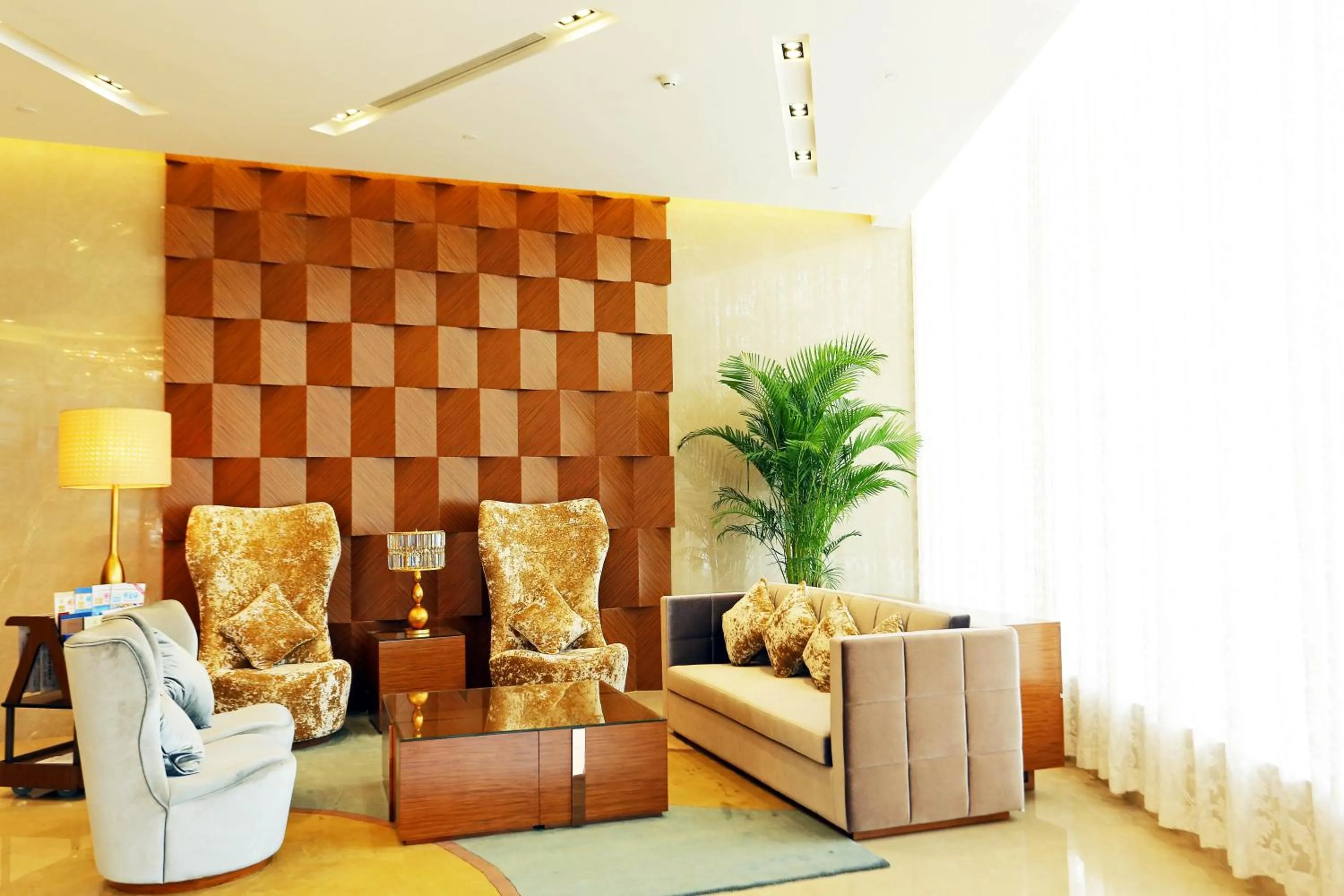 Restaurant/places to eat in Shenzhen Baoan PLUS Gems Cube Hotel