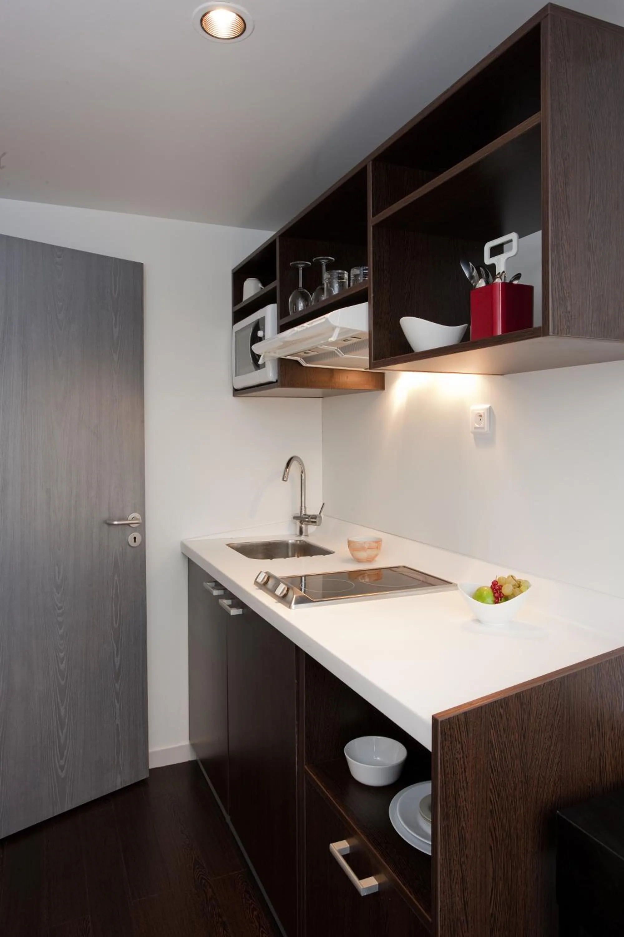 Kitchen or kitchenette in Residence Mercure Paris La Defense Grande Arche