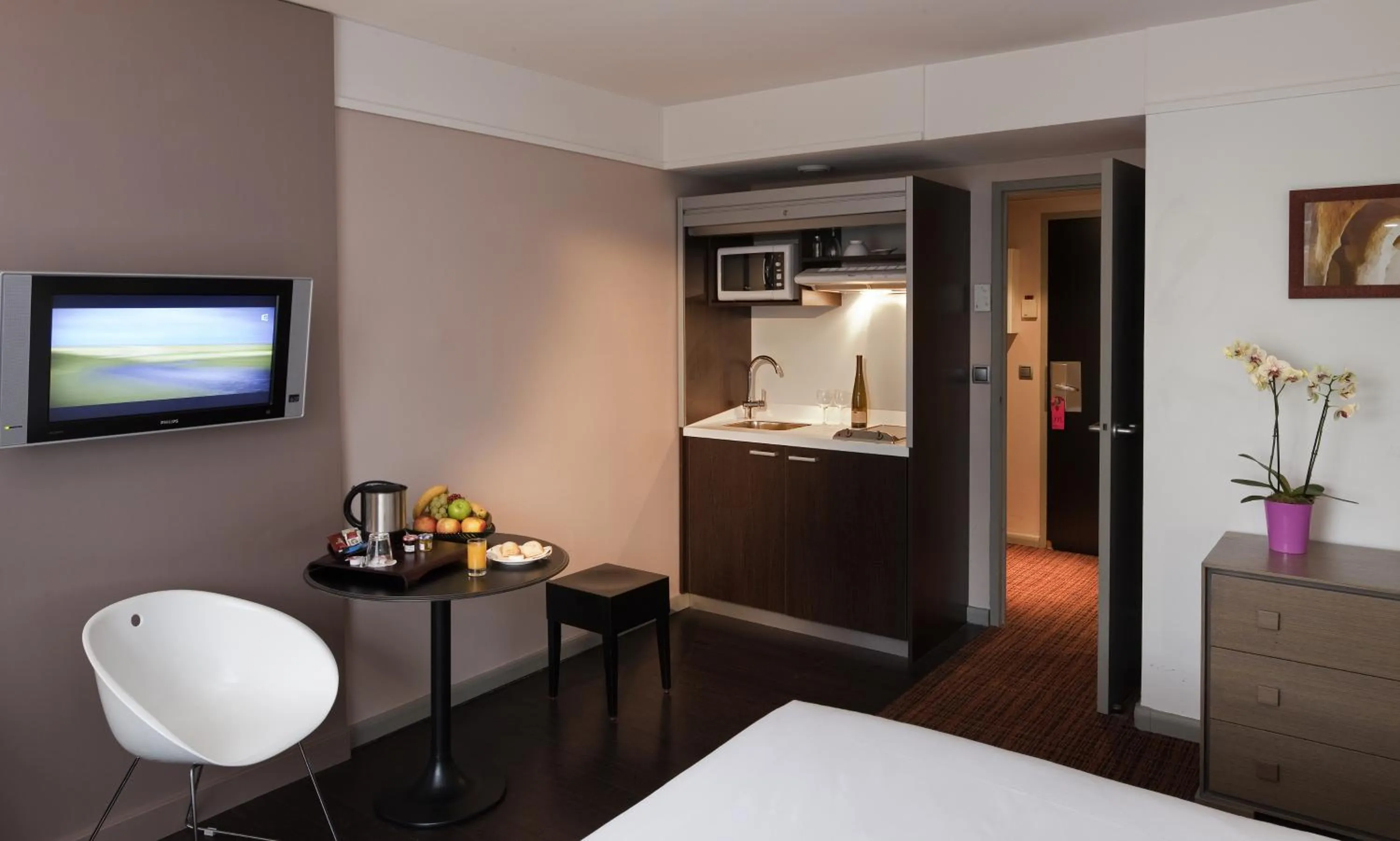 Bed in Residence Mercure Paris La Defense Grande Arche