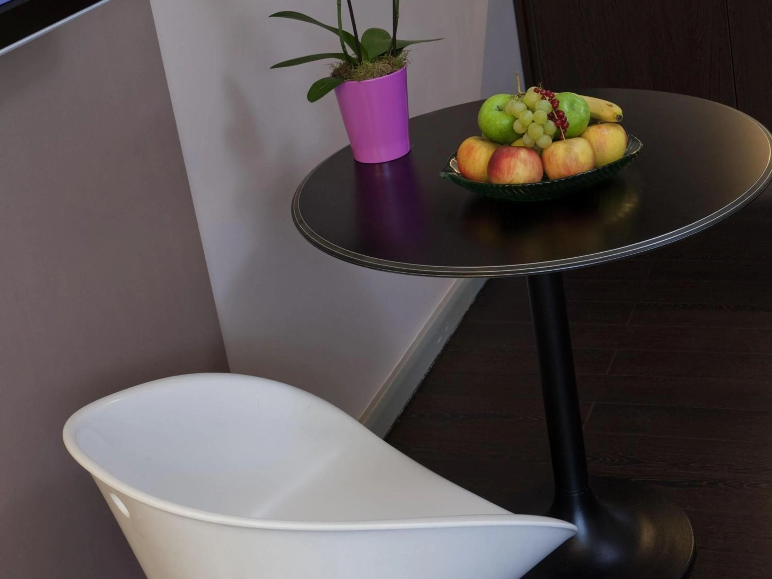 Bedroom in Residence Mercure Paris La Defense Grande Arche