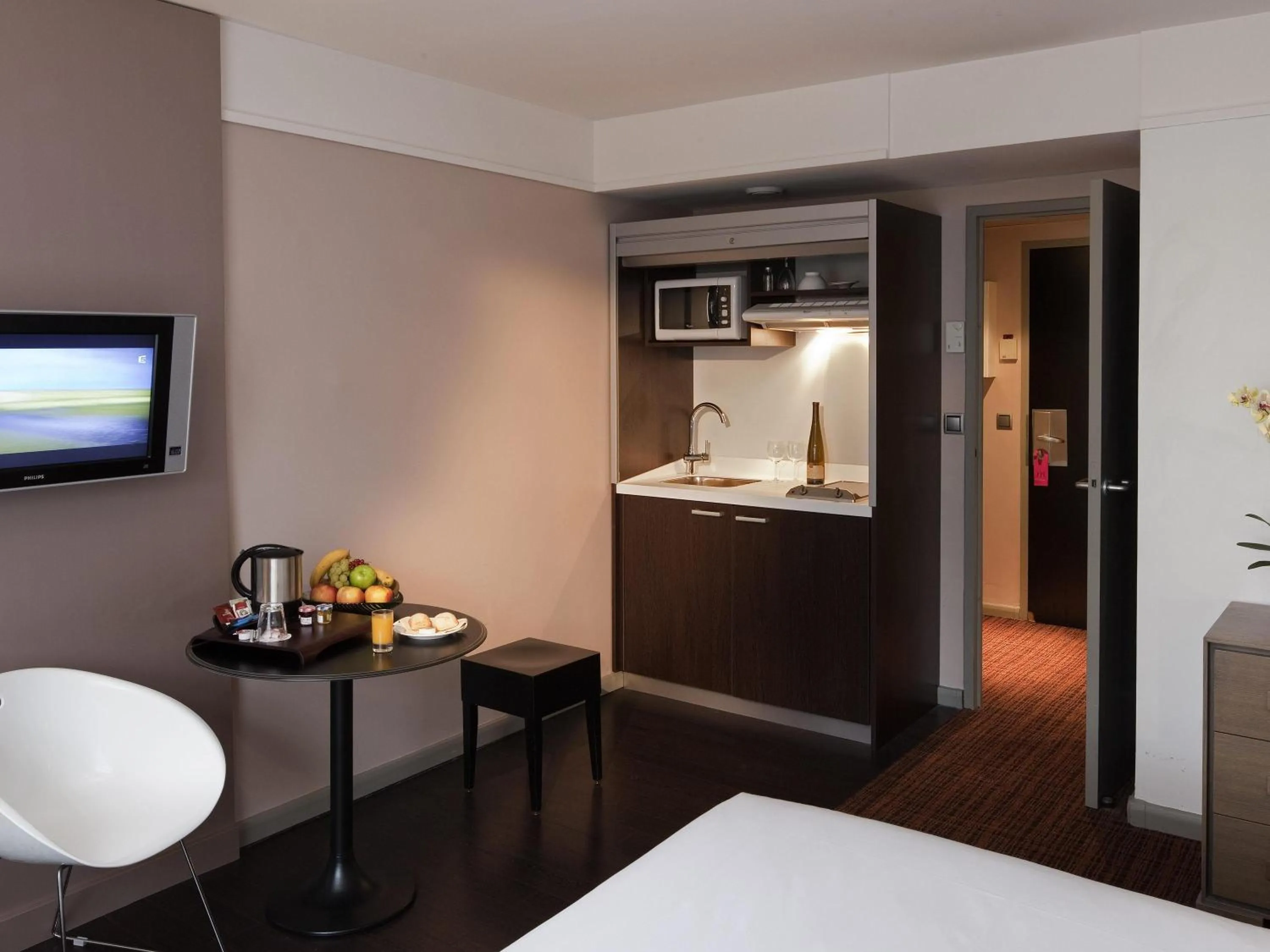 Bedroom, Bed in Residence Mercure Paris La Defense Grande Arche