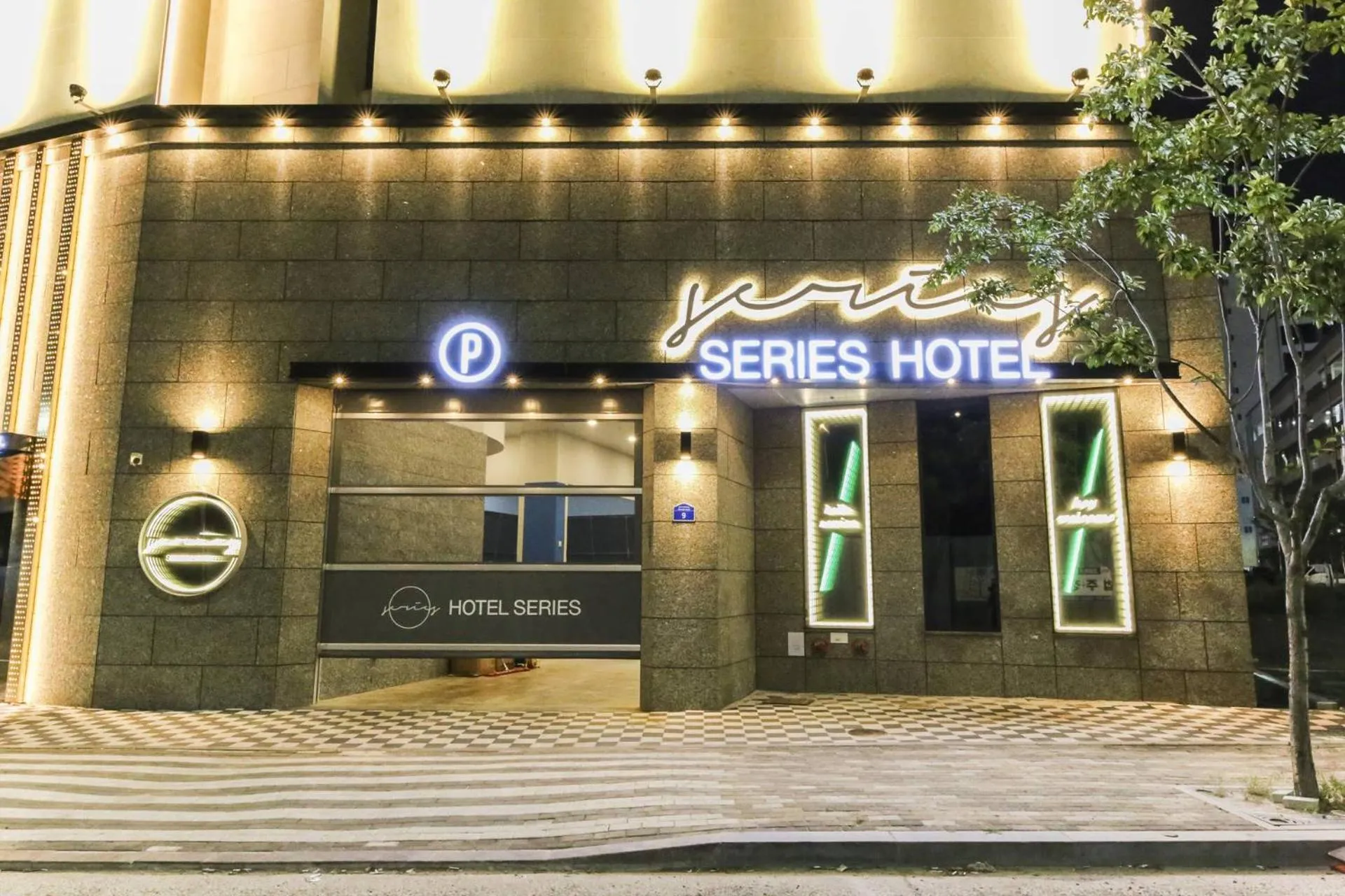 Daegu Hotel Series Lions Park