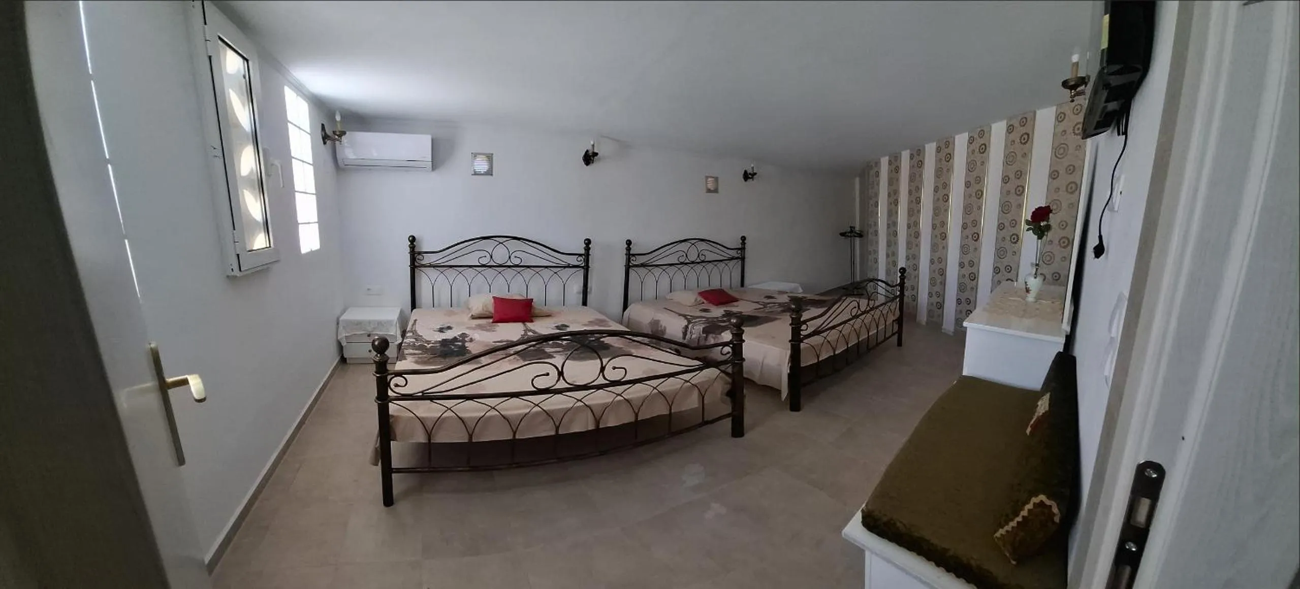 Bed in Castellino Studios