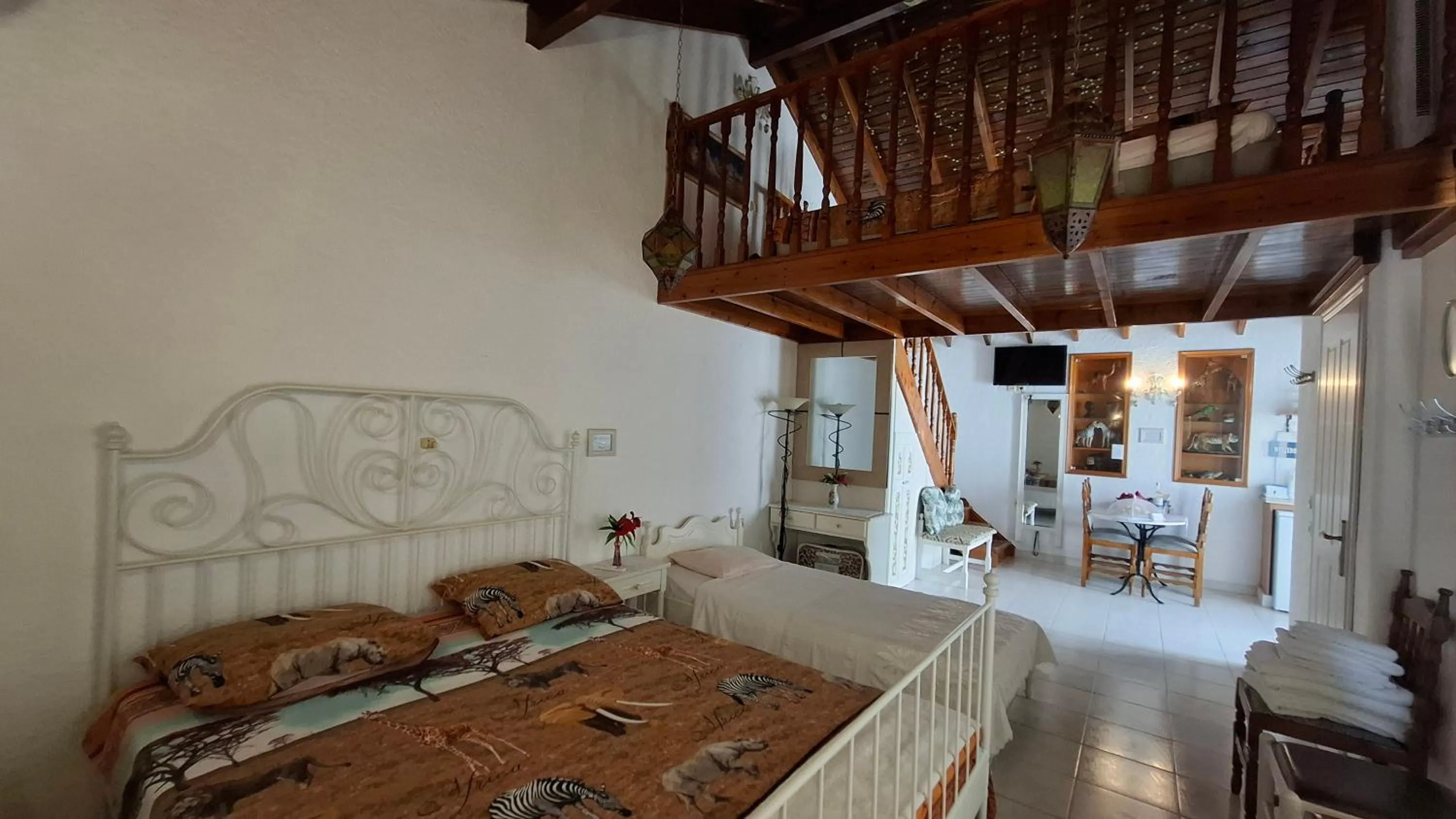 Bed in Castellino Studios