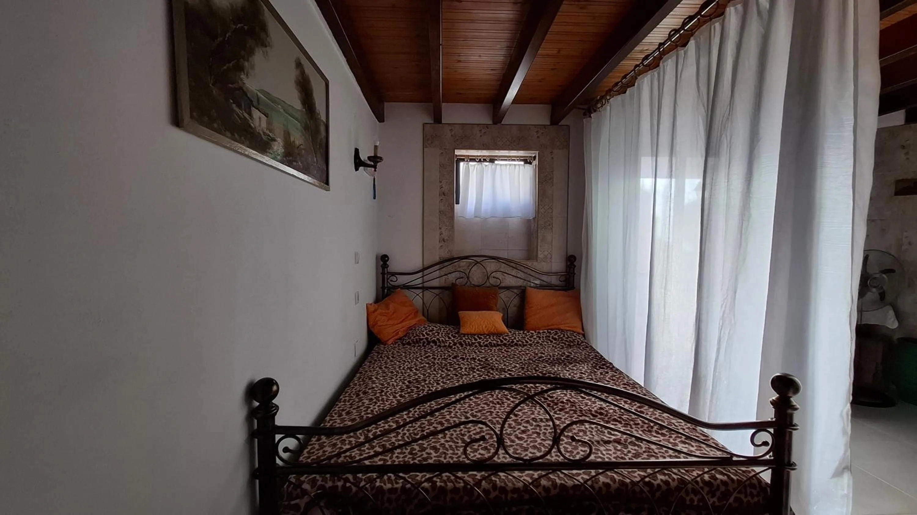 Bed in Castellino Studios
