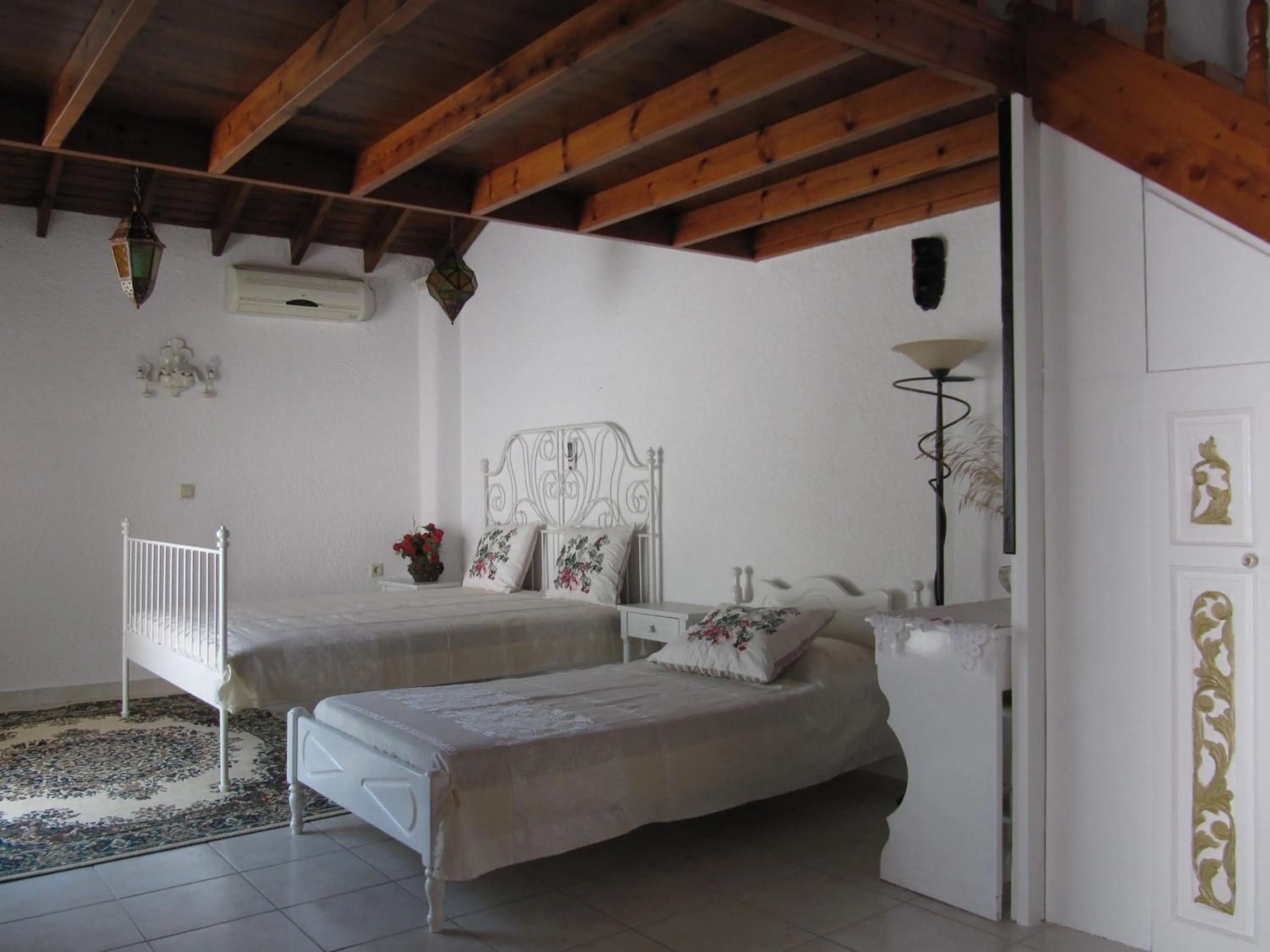 Bed in Castellino Studios