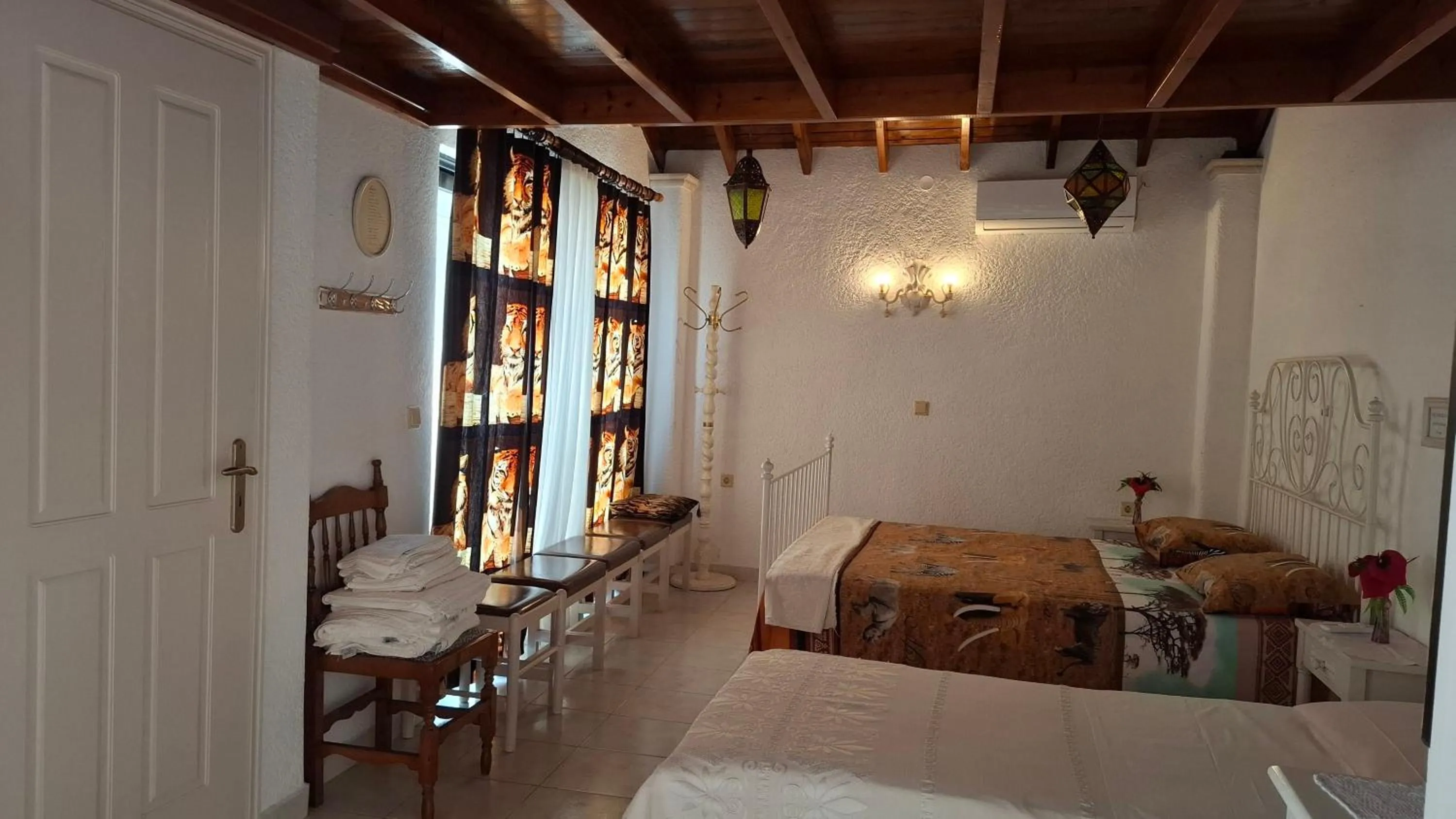 Bed in Castellino Studios