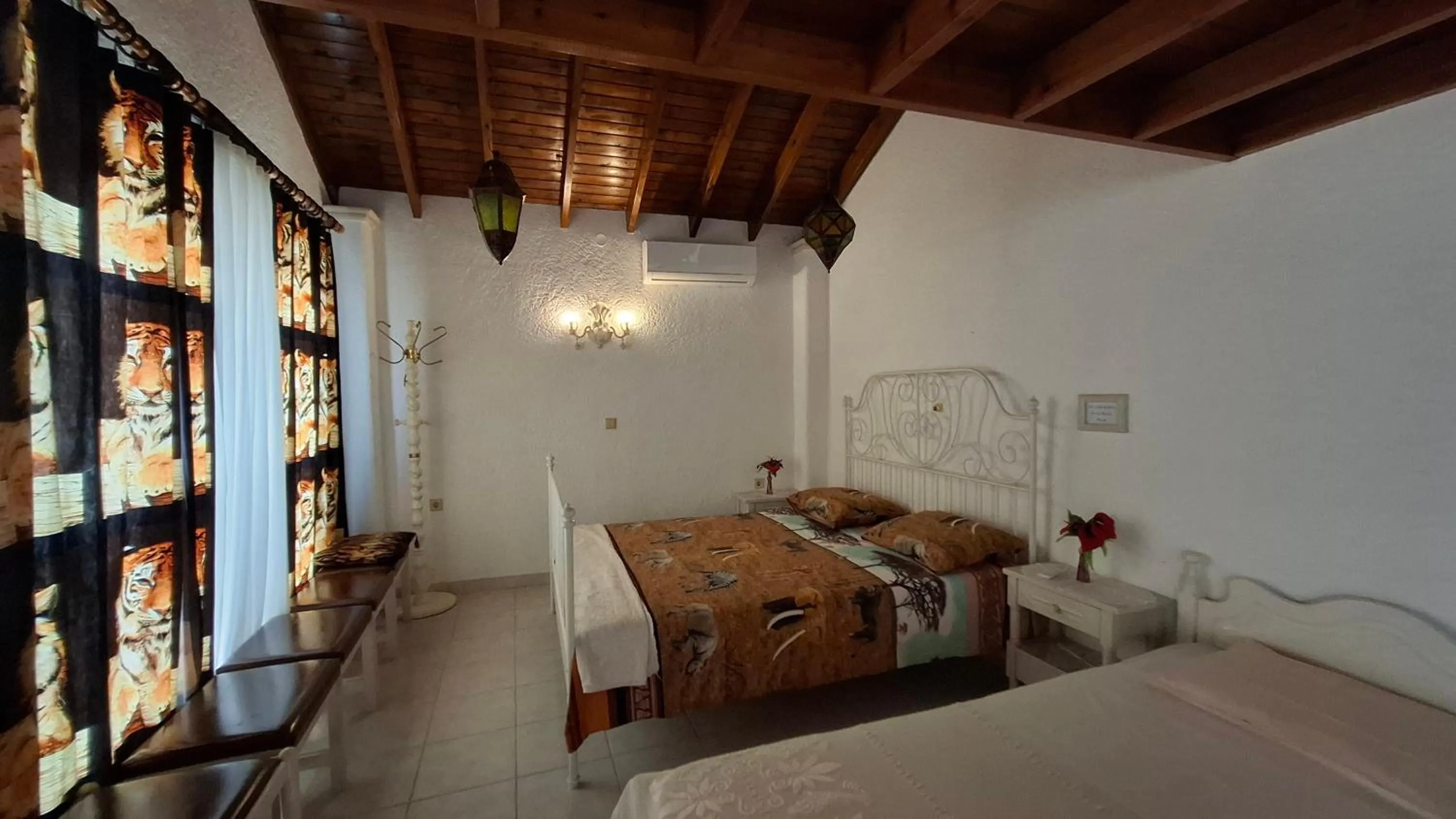 Bed in Castellino Studios