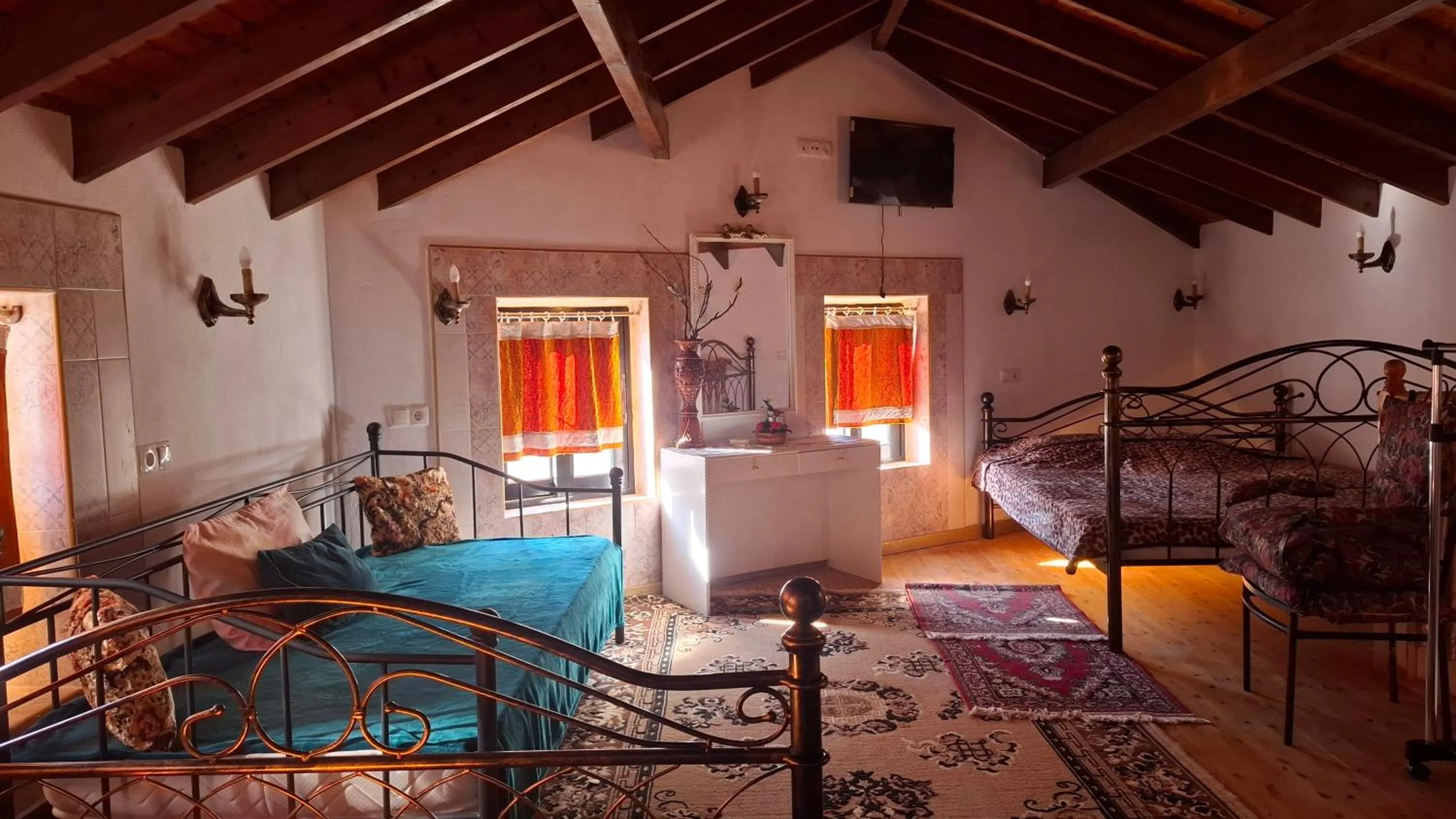 Bed in Castellino Studios