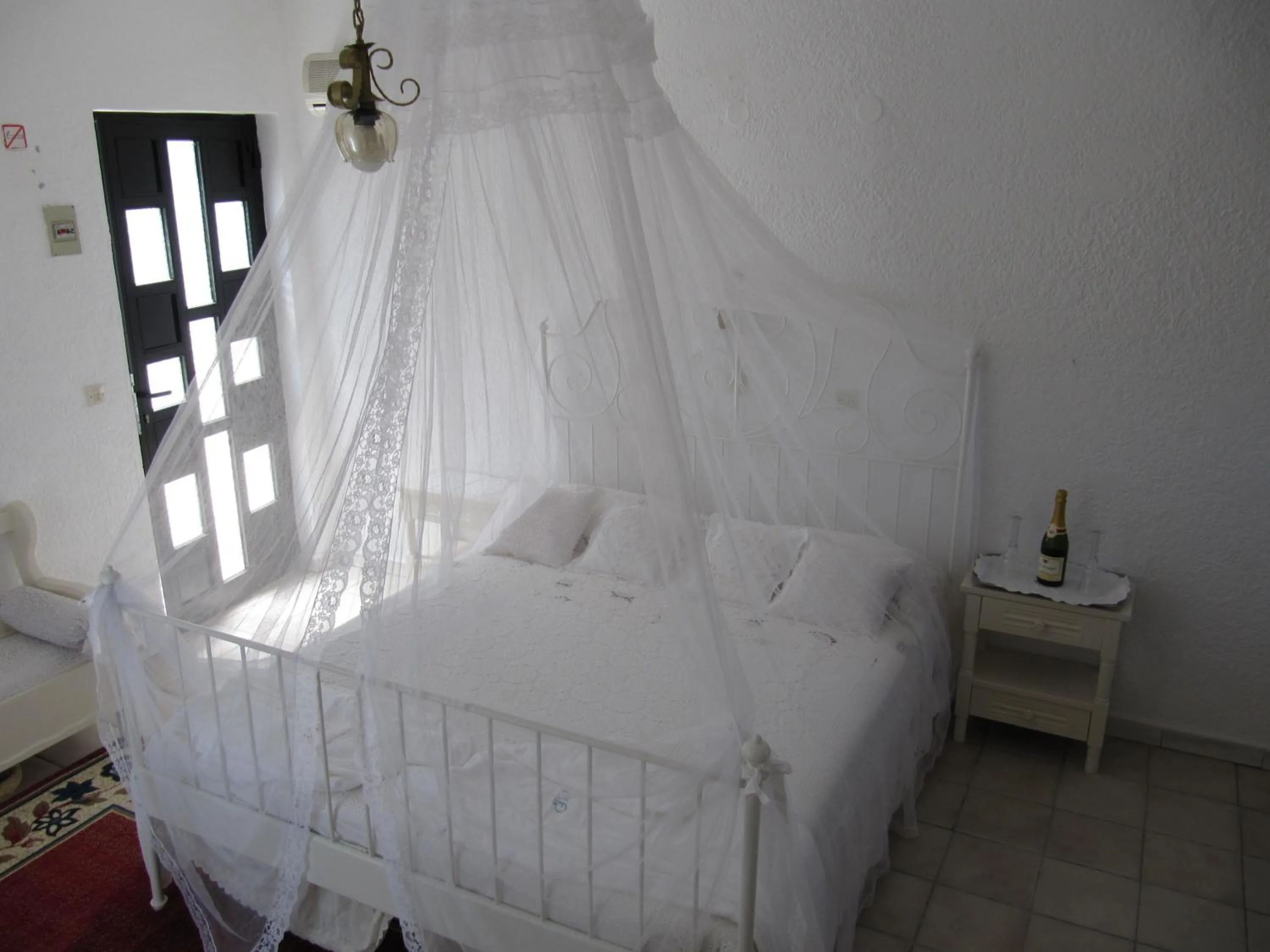 Bedroom, Bed in Castellino Studios